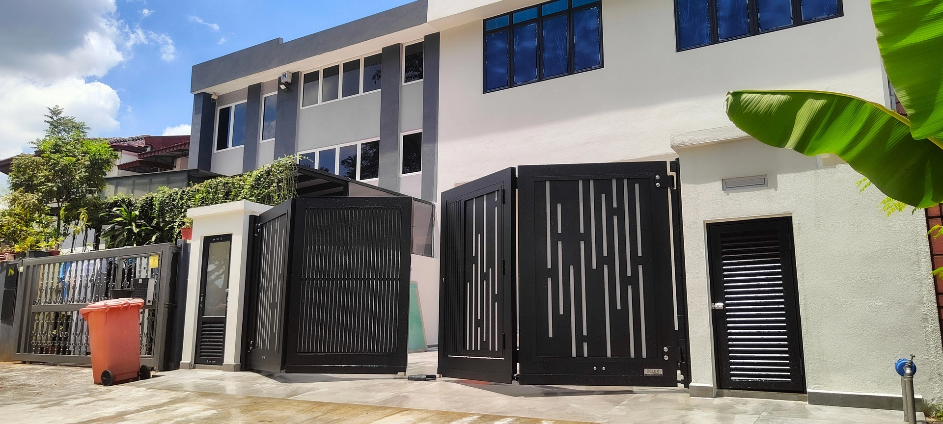 Trackless folding gate Trackless autogate Folding gate Malaysia Aluminium gate Malaysia Delux autogate Unigate Autogate Malaysia Unigate Malaysia Trackless gate Malaysia Aluminium gate supplier Malaysia Aluminium auto gate Autogate price Autogate system price Trackless autogate malaysia price Autogate malaysia price Aluminium gate suppliers wood 1