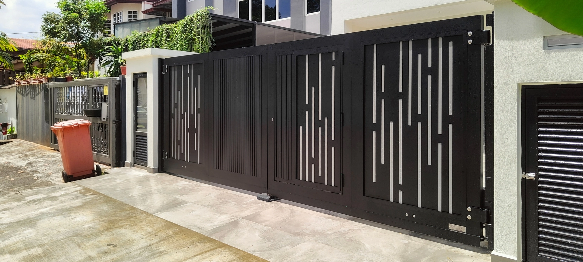 Trackless folding gate Trackless autogate Folding gate Malaysia Aluminium gate Malaysia Delux autogate Unigate Autogate Malaysia Unigate Malaysia Trackless gate Malaysia Aluminium gate supplier Malaysia Aluminium auto gate Autogate price Autogate system price Trackless autogate malaysia price Autogate malaysia price Aluminium gate suppliers wood 1