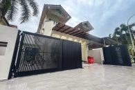 Trackless folding gate Trackless autogate Folding gate Malaysia Aluminium gate Malaysia Delux autogate Unigate Autogate Malaysia Unigate Malaysia Trackless gate Malaysia Aluminium gate supplier Malaysia Aluminium auto gate Autogate price Autogate system price Trackless autogate malaysia price Autogate malaysia price Aluminium gate suppliers xe9