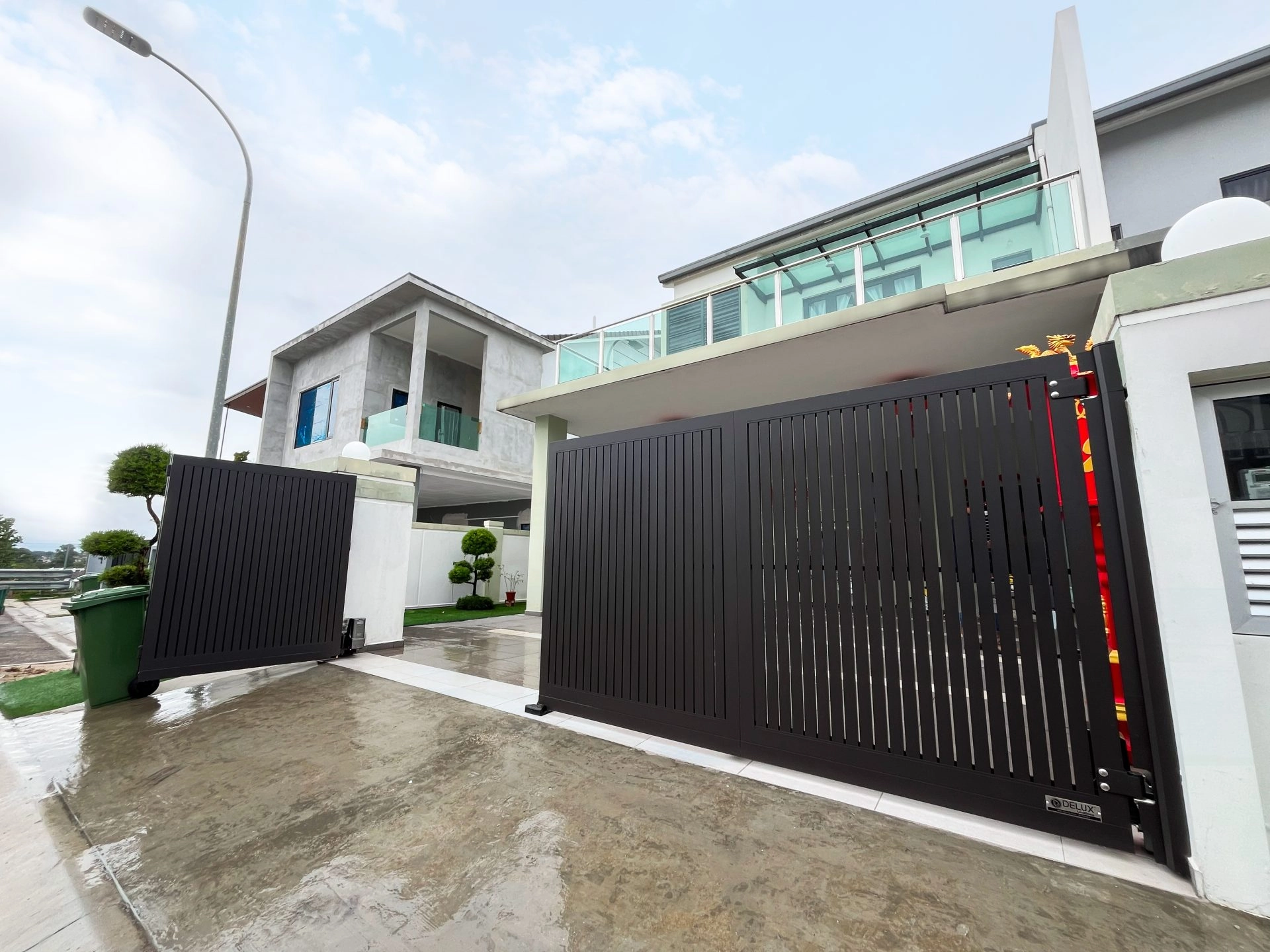 Trackless folding gate Trackless autogate Folding gate Malaysia Aluminium gate Malaysia Delux autogate Unigate Autogate Malaysia Unigate Malaysia Trackless gate Malaysia Aluminium gate supplier Malaysia Aluminium auto gate Autogate price Autogate system price Trackless autogate malaysia price Autogate malaysia price Aluminium gate suppliers texstone x16