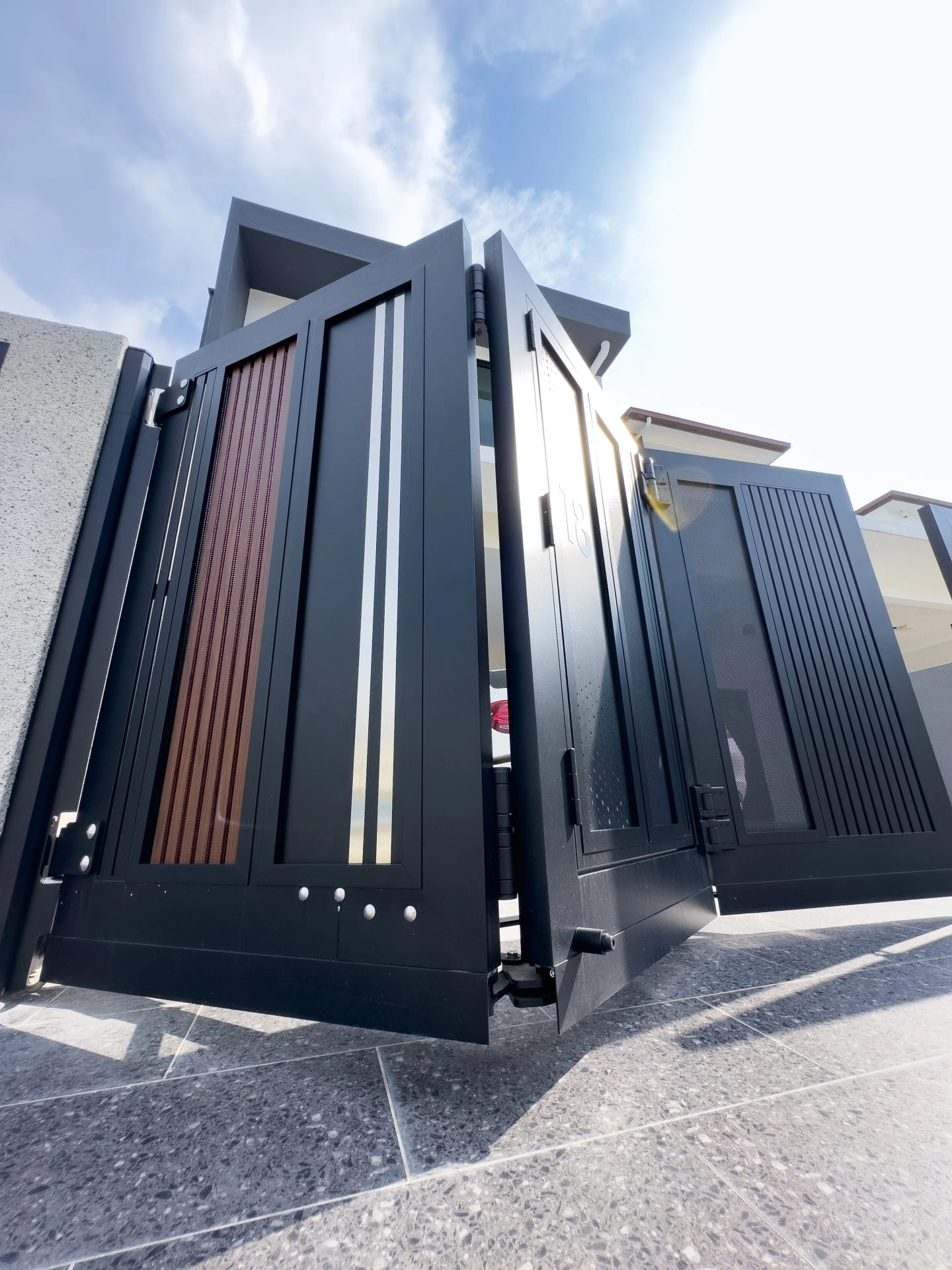 Trackless folding gate Trackless autogate Folding gate Malaysia Aluminium gate Malaysia Delux autogate Unigate Autogate Malaysia Unigate Malaysia Trackless gate Malaysia Aluminium gate supplier Malaysia Aluminium auto gate Autogate price Autogate system price Trackless autogate malaysia price Autogate malaysia price Aluminium gate suppliers volca