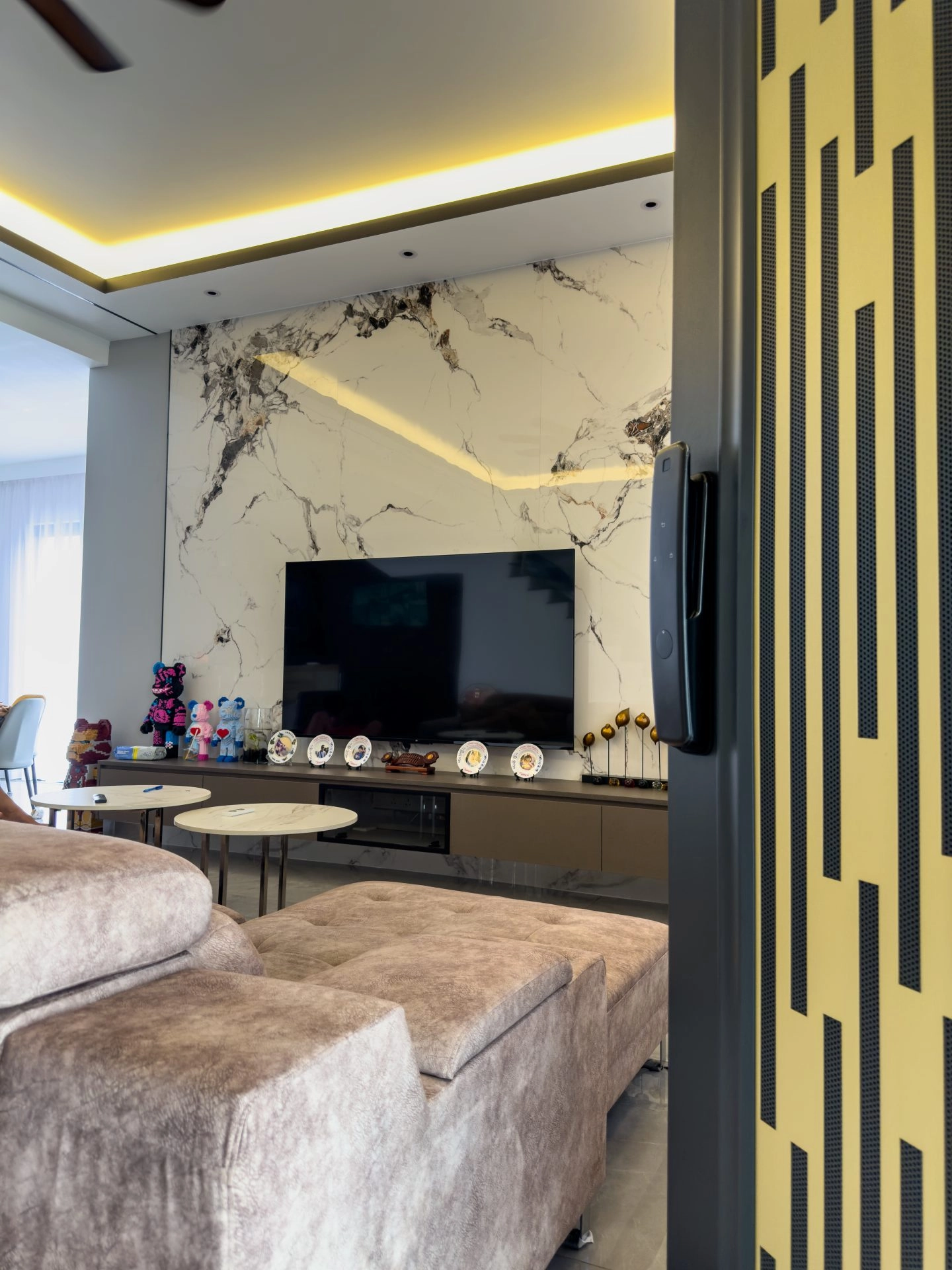 Security door Malaysia Aluminum door Luxury security door Delux security door price Aluminium security door Alutechdoor Security door design for home Best safety door Best security door malaysia Modern security door Security door design Double Door DT703