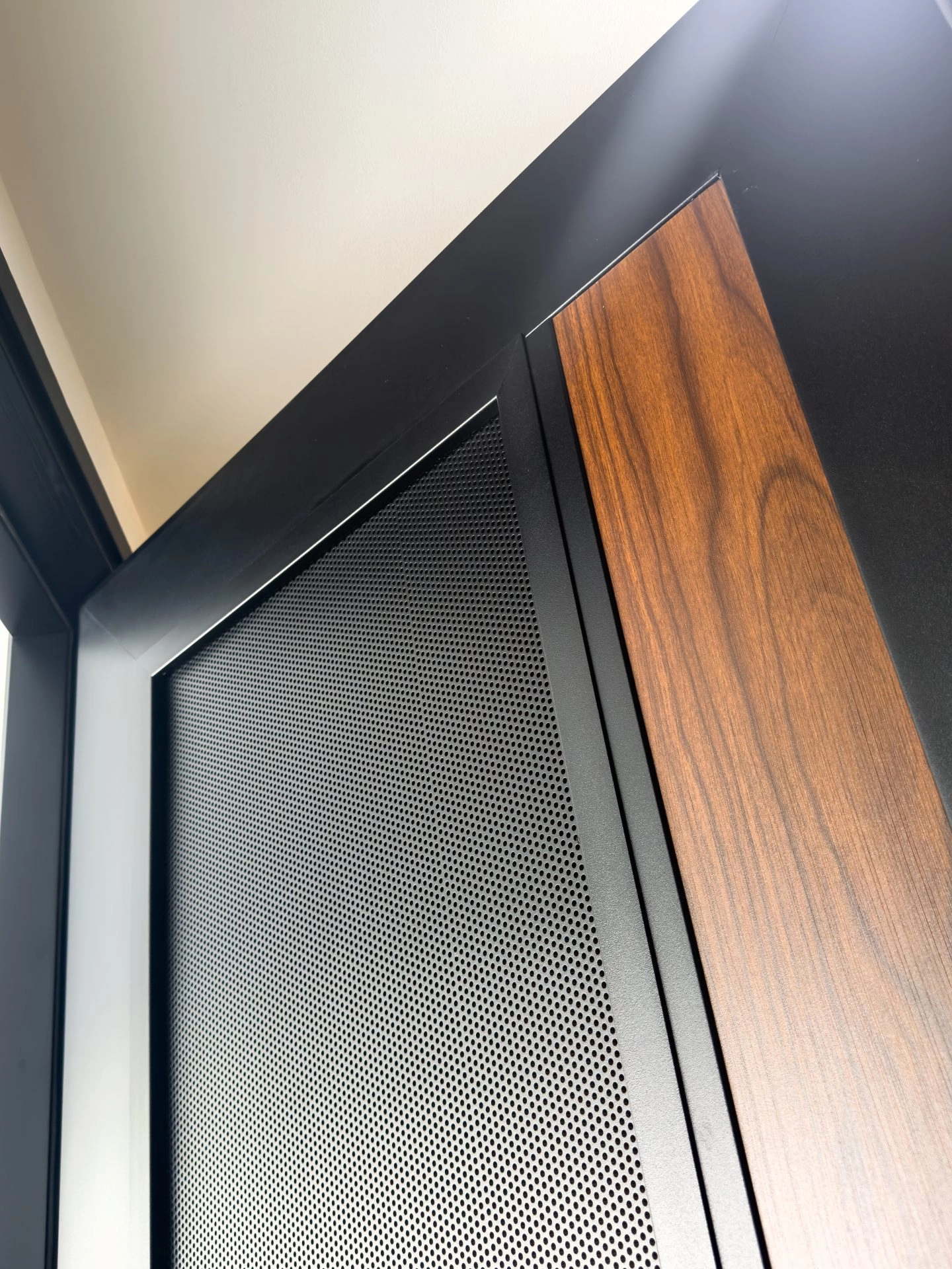 AlutechDoor One and Half Door DT601W