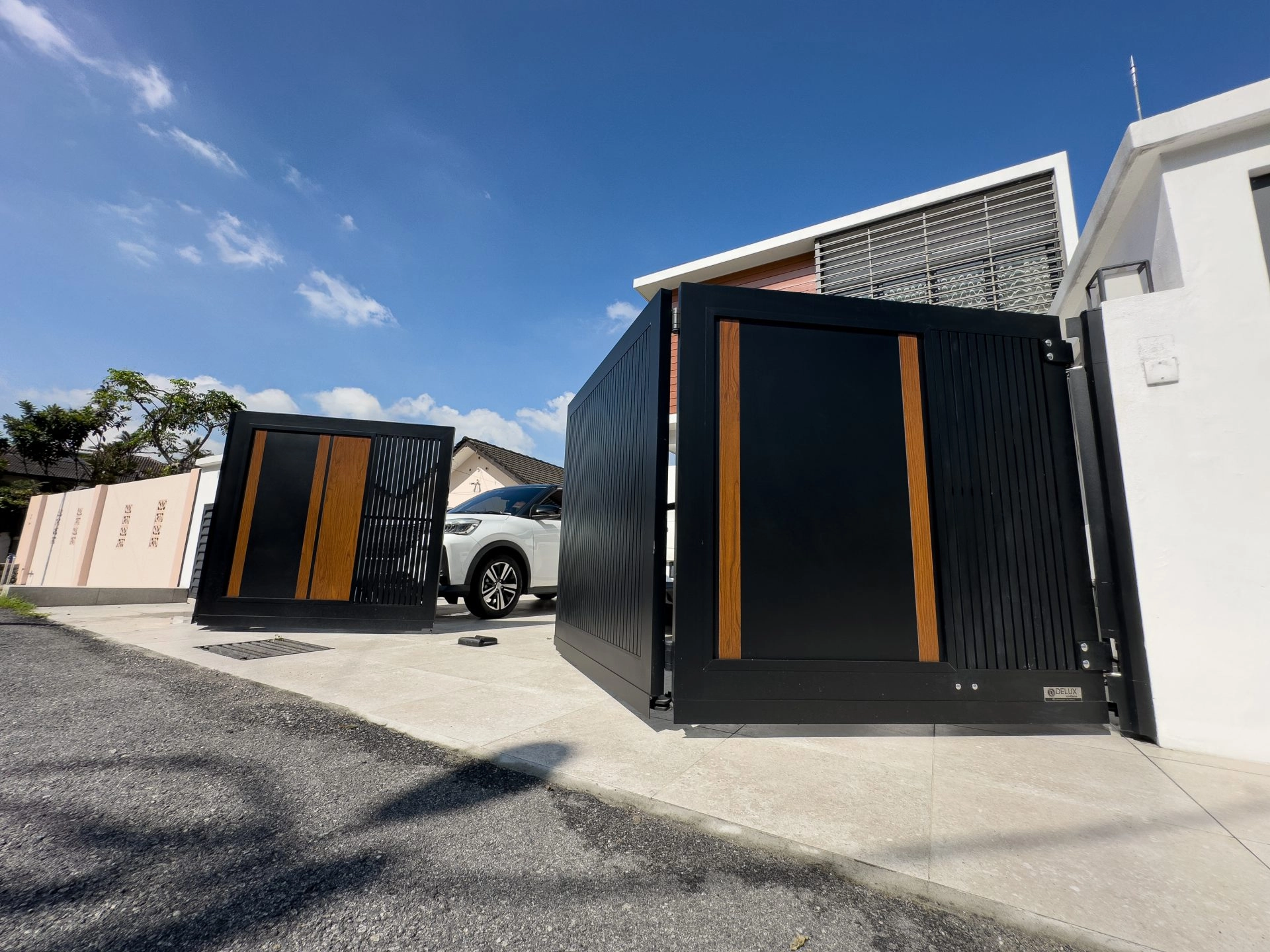 Trackless folding gate Trackless autogate Folding gate Malaysia Aluminium gate Malaysia Delux autogate Unigate Autogate Malaysia Unigate Malaysia Trackless gate Malaysia Aluminium gate supplier Malaysia Aluminium auto gate Autogate price Autogate system price Trackless autogate malaysia price Autogate malaysia price Aluminium gate suppliers inline 8