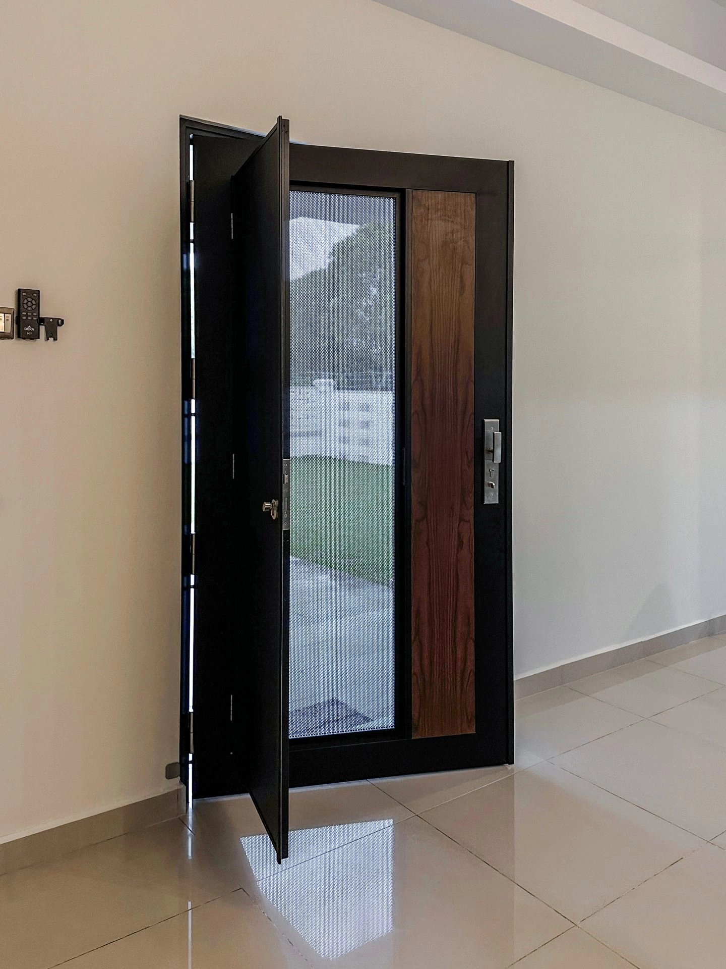 AlutechDoor Single Door DT601W