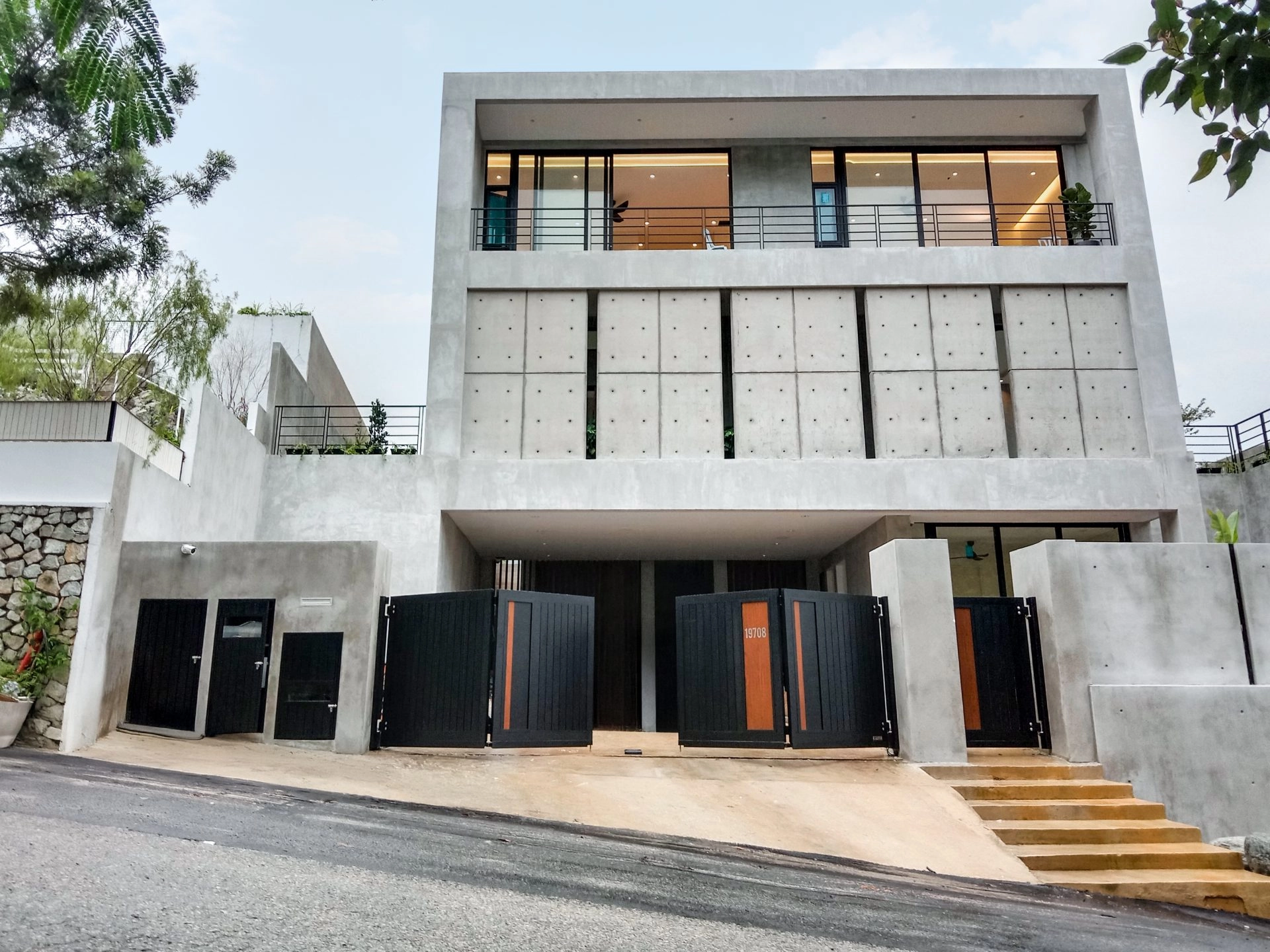 Trackless folding gate Trackless autogate Folding gate Malaysia Aluminium gate Malaysia Delux autogate Unigate Autogate Malaysia Unigate Malaysia Trackless gate Malaysia Aluminium gate supplier Malaysia Aluminium auto gate Autogate price Autogate system price Trackless autogate malaysia price Autogate malaysia price Aluminium gate suppliers Inline 14