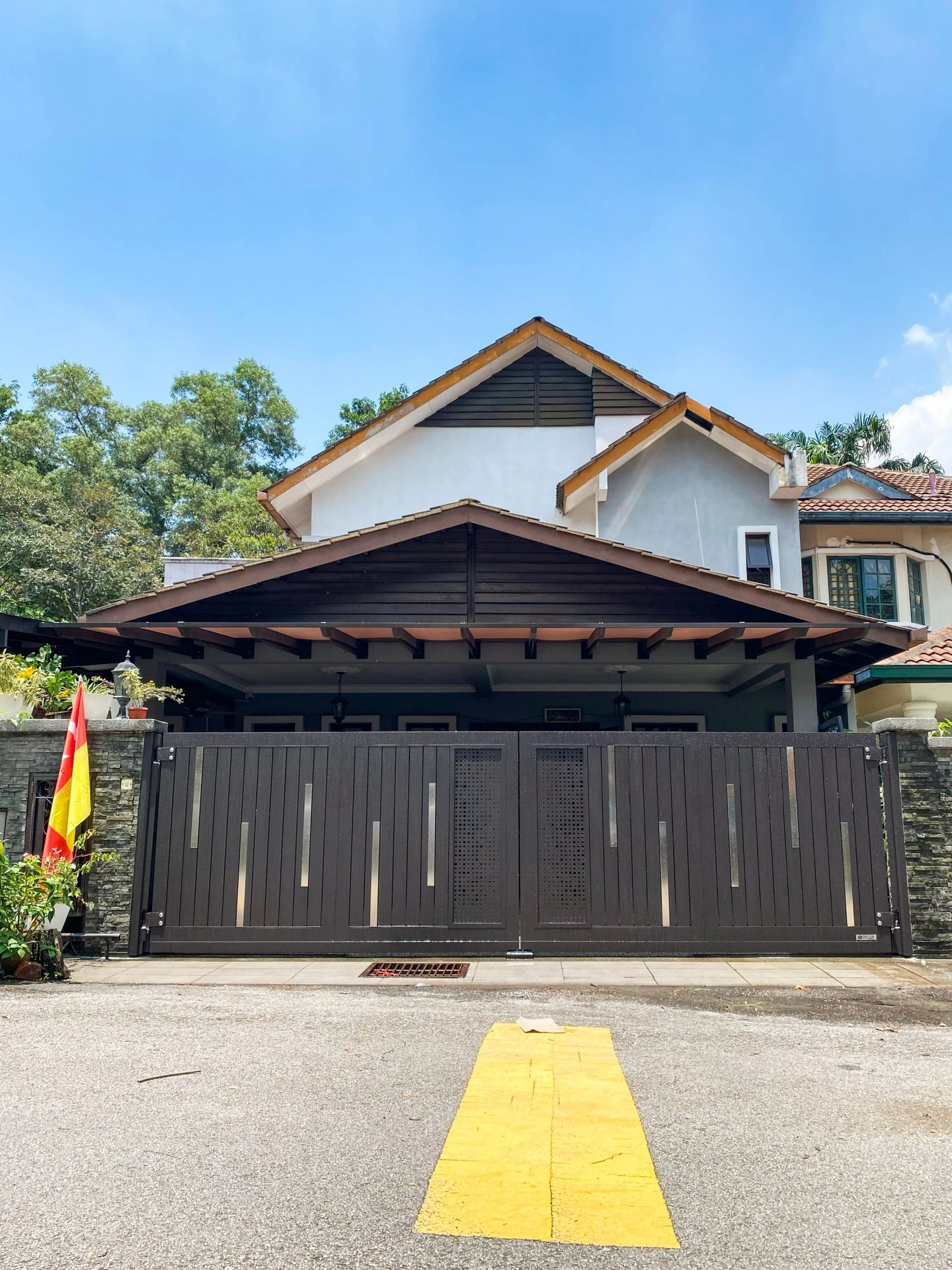 Trackless folding gate Trackless autogate Folding gate Malaysia Aluminium gate Malaysia Delux autogate Unigate Autogate Malaysia Unigate Malaysia Trackless gate Malaysia Aluminium gate supplier Malaysia Aluminium auto gate Autogate price Autogate system price Trackless autogate malaysia price Autogate malaysia price Aluminium gate suppliers Classline 503