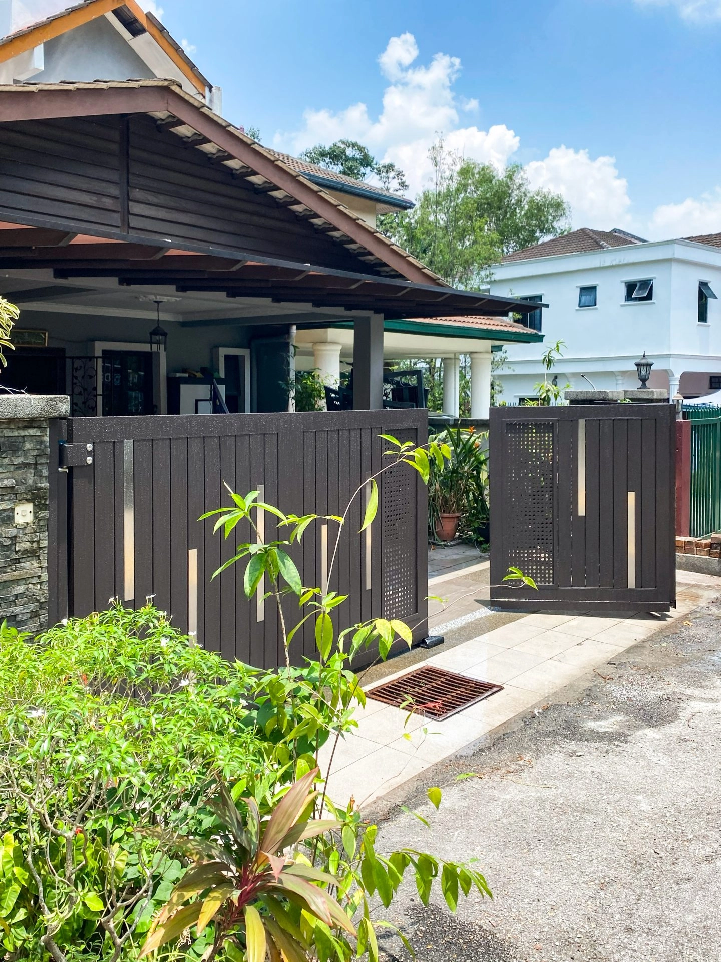 Trackless folding gate Trackless autogate Folding gate Malaysia Aluminium gate Malaysia Delux autogate Unigate Autogate Malaysia Unigate Malaysia Trackless gate Malaysia Aluminium gate supplier Malaysia Aluminium auto gate Autogate price Autogate system price Trackless autogate malaysia price Autogate malaysia price Aluminium gate suppliers Classline 503