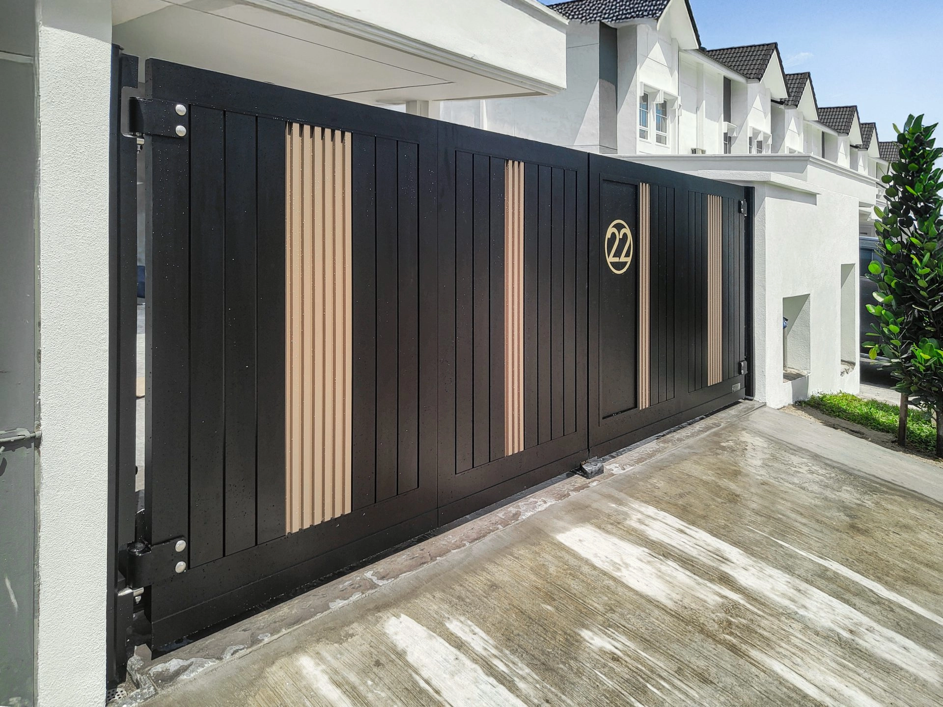 Trackless folding gate Trackless autogate Folding gate Malaysia Aluminium gate Malaysia Delux autogate Unigate Autogate Malaysia Unigate Malaysia Trackless gate Malaysia Aluminium gate supplier Malaysia Aluminium auto gate Autogate price Autogate system price Trackless autogate malaysia price Autogate malaysia price Aluminium gate suppliers elite 3