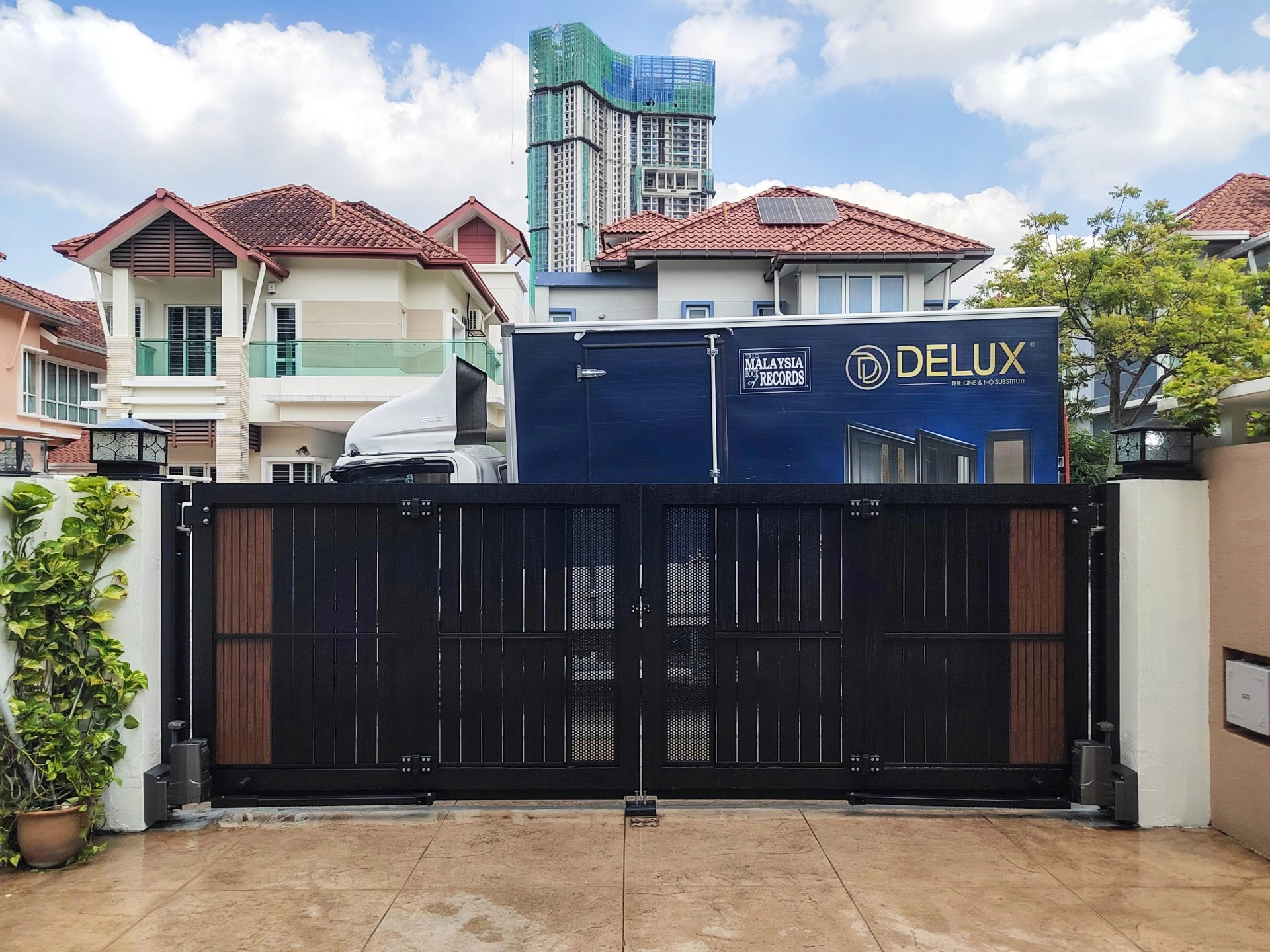 Trackless folding gate Trackless autogate Folding gate Malaysia Aluminium gate Malaysia Delux autogate Unigate Autogate Malaysia Unigate Malaysia Trackless gate Malaysia Aluminium gate supplier Malaysia Aluminium auto gate Autogate price Autogate system price Trackless autogate malaysia price Autogate malaysia price Aluminium gate suppliers pine 3