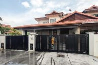 Trackless folding gate Trackless autogate Folding gate Malaysia Aluminium gate Malaysia Delux autogate Unigate Autogate Malaysia Unigate Malaysia Trackless gate Malaysia Aluminium gate supplier Malaysia Aluminium auto gate Autogate price Autogate system price Trackless autogate malaysia price Autogate malaysia price Aluminium gate suppliers volca