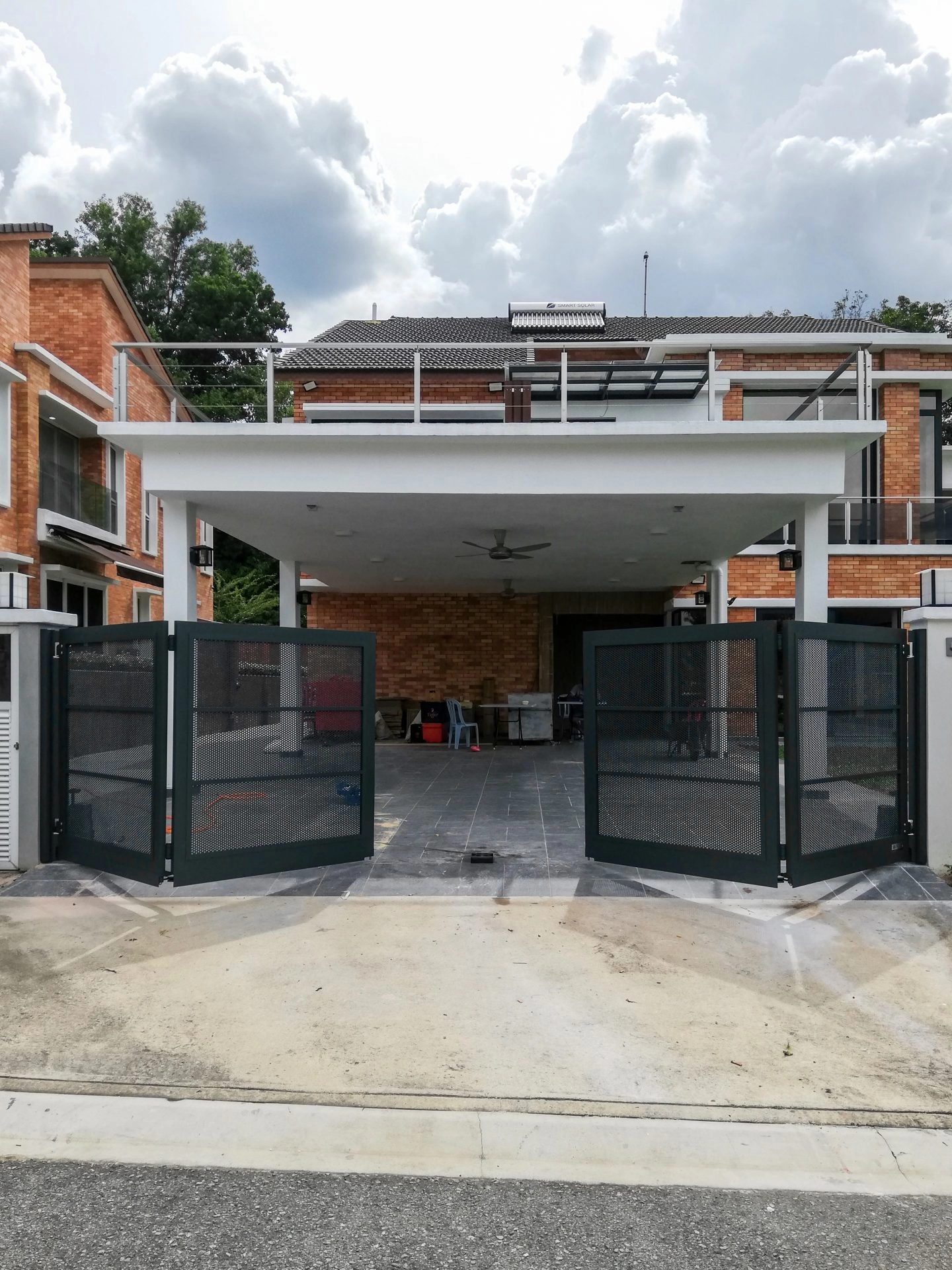 Trackless folding gate Trackless autogate Folding gate Malaysia Aluminium gate Malaysia Delux autogate Unigate Autogate Malaysia Unigate Malaysia Trackless gate Malaysia Aluminium gate supplier Malaysia Aluminium auto gate Autogate price Autogate system price Trackless autogate malaysia price Autogate malaysia price Aluminium gate suppliers x7