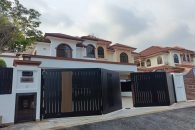 UniGate Pro Lustre 2 trackless autogate royal collection