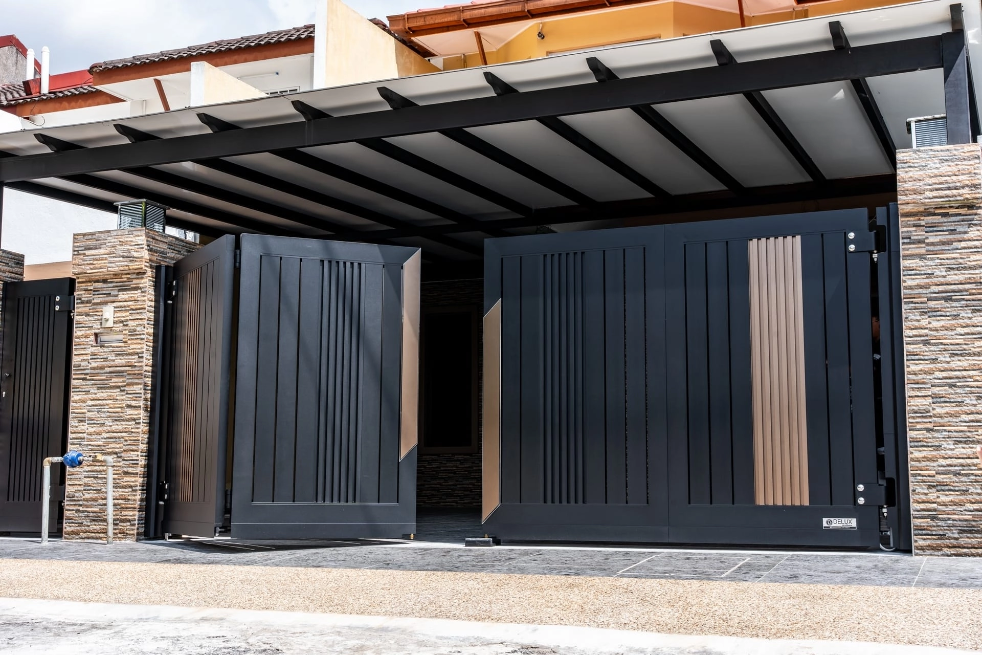 Trackless folding gate Trackless autogate Folding gate Malaysia Aluminium gate Malaysia Delux autogate Unigate Autogate Malaysia Unigate Malaysia Trackless gate Malaysia Aluminium gate supplier Malaysia Aluminium auto gate Autogate price Autogate system price Trackless autogate malaysia price Autogate malaysia price Aluminium gate suppliers lustre 1