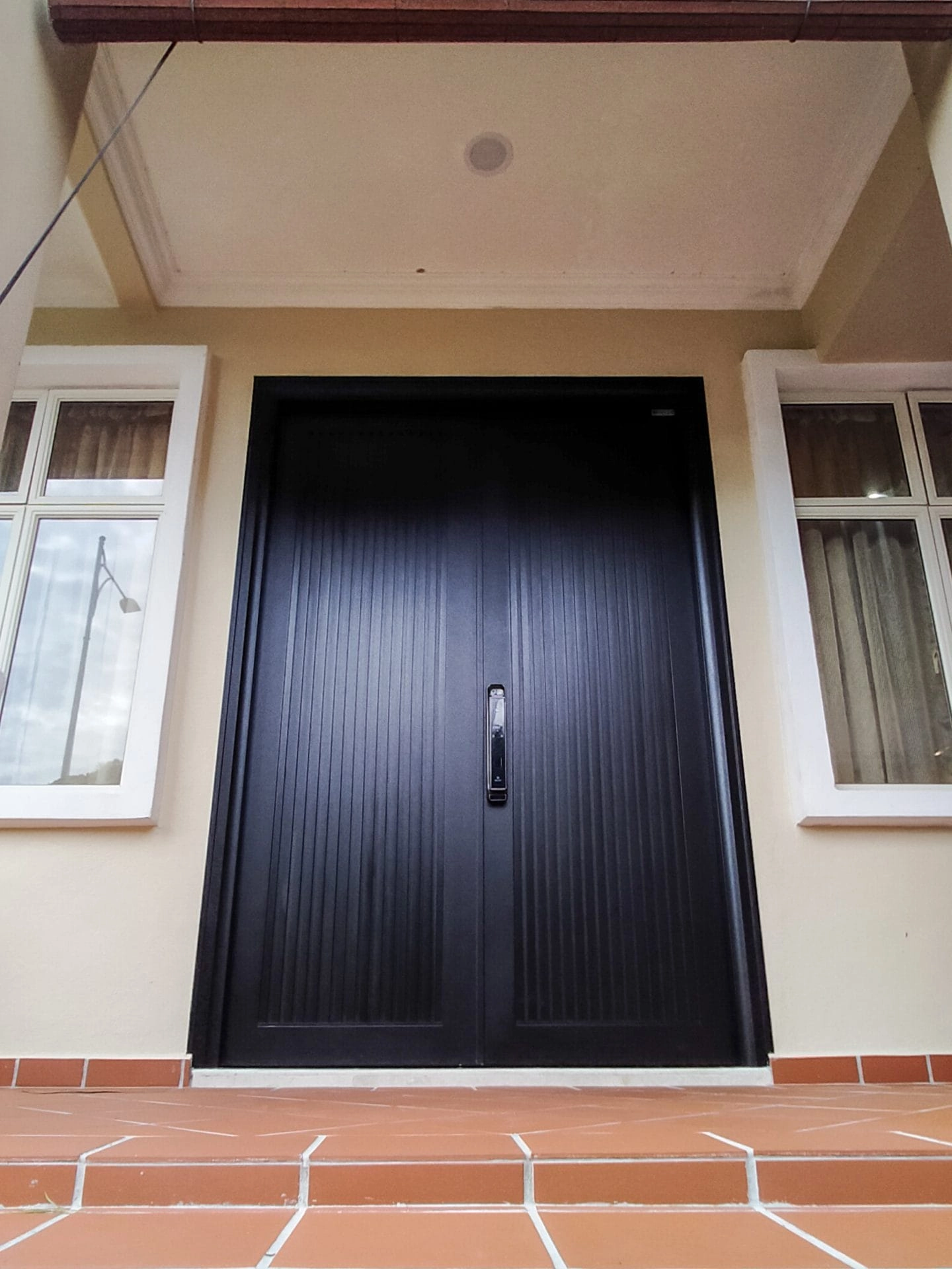 Security door Malaysia Aluminum door Luxury security door Delux security door price Aluminium security door Alutechdoor Security door design for home Best safety door Best security door malaysia Modern security door Security door design Double Door DT612P