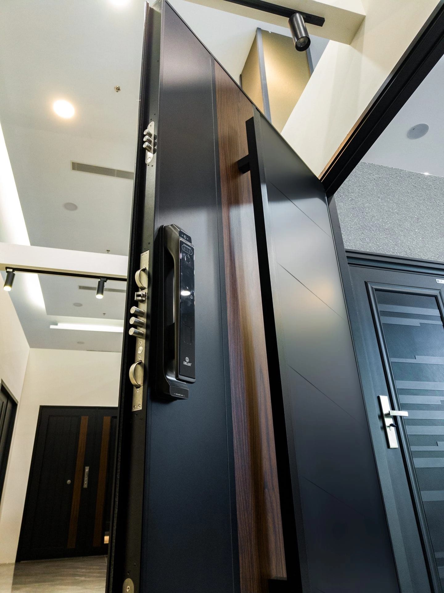 Security door Malaysia Aluminum door Luxury security door Delux security door price Aluminium security door Alutechdoor Security door design for home Best safety door Best security door malaysia Modern security door Security door design Double Door LX101