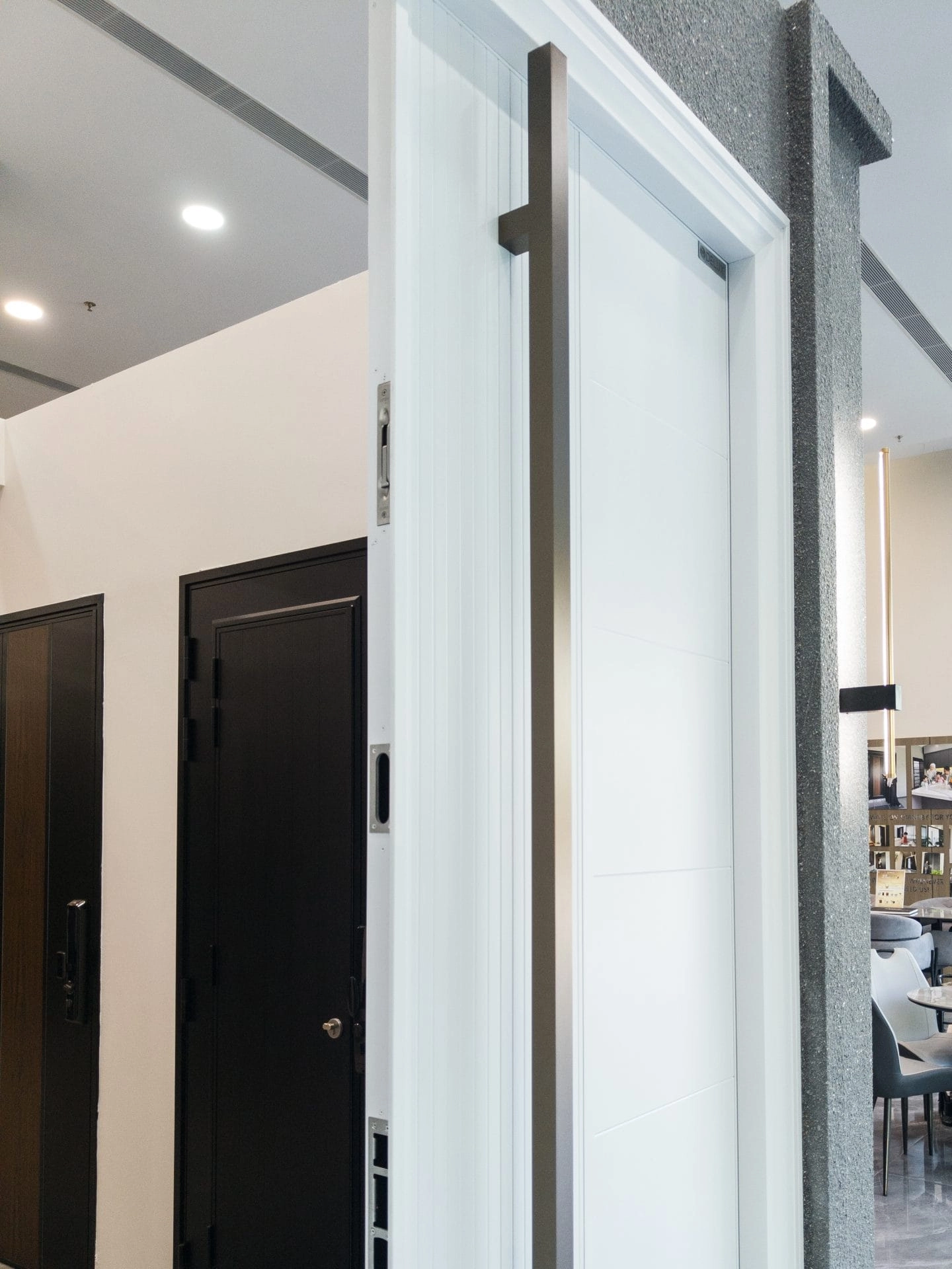 Security door Malaysia Aluminum door Luxury security door Delux security door price Aluminium security door Alutechdoor Security door design for home Best safety door Best security door malaysia Modern security door Security door design Double Door LX102
