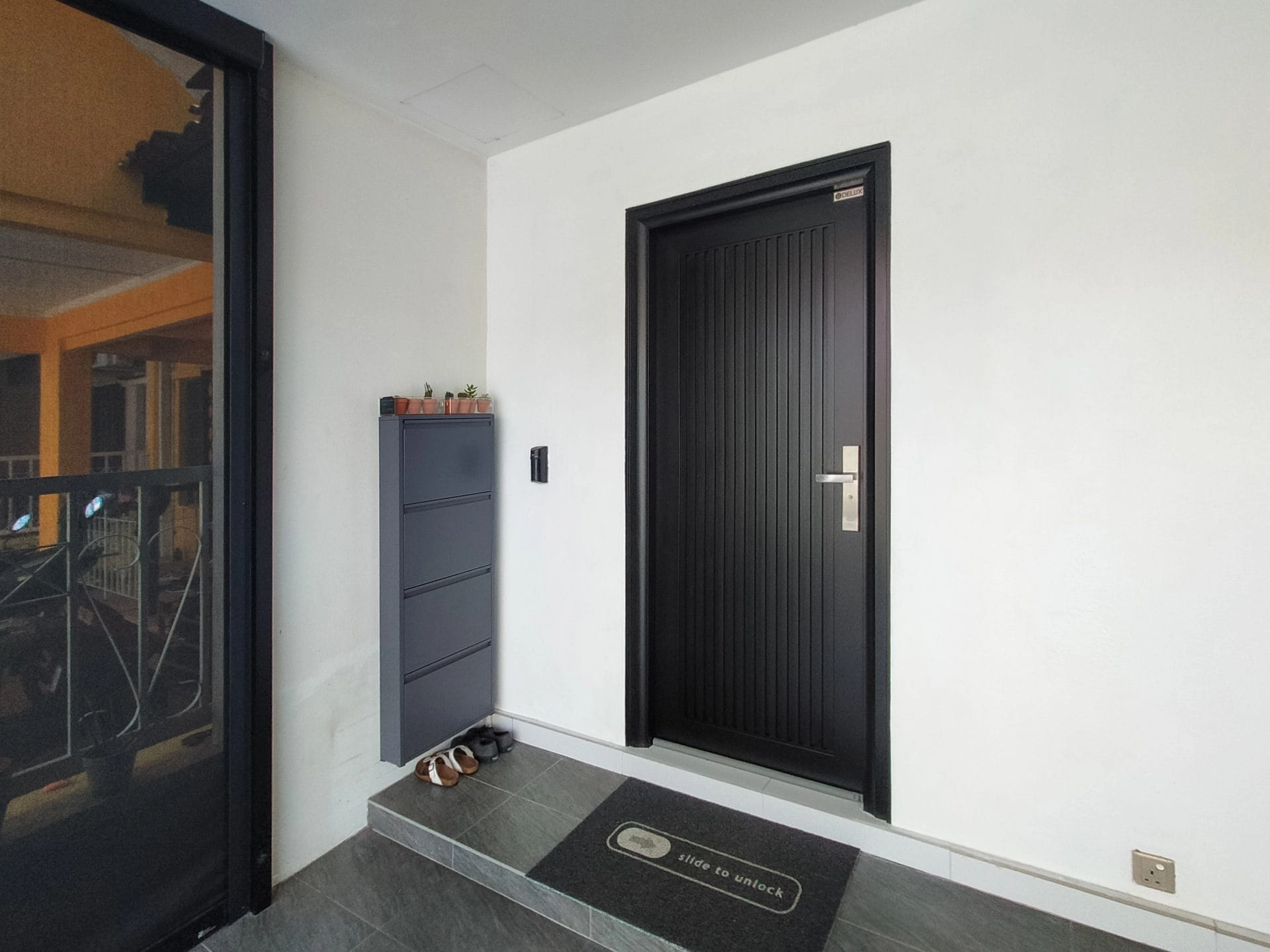 Security door Malaysia Aluminum door Luxury security door Delux security door price Aluminium security door Alutechdoor Security door design for home Best safety door Best security door malaysia Modern security door Security door design Single Door DT612P