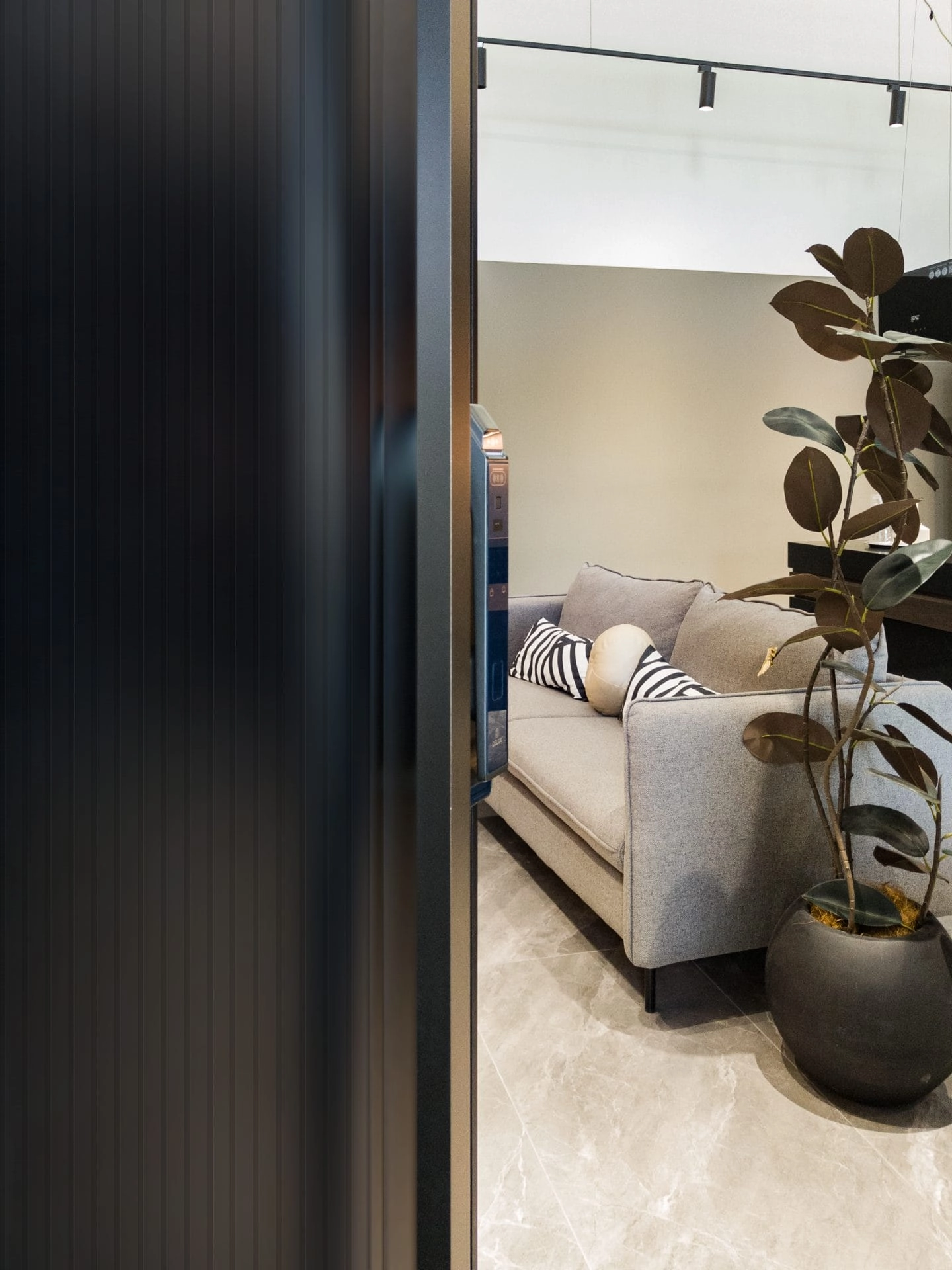 Security door Malaysia Aluminum door Luxury security door Delux security door price Aluminium security door Alutechdoor Security door design for home Best safety door Best security door malaysia Modern security door Security door design Double Door LX104