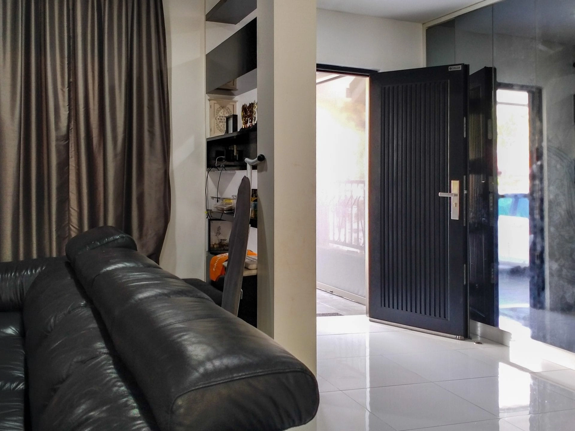 Security door Malaysia Aluminum door Luxury security door Delux security door price Aluminium security door Alutechdoor Security door design for home Best safety door Best security door malaysia Modern security door Security door design Single Door DT612P