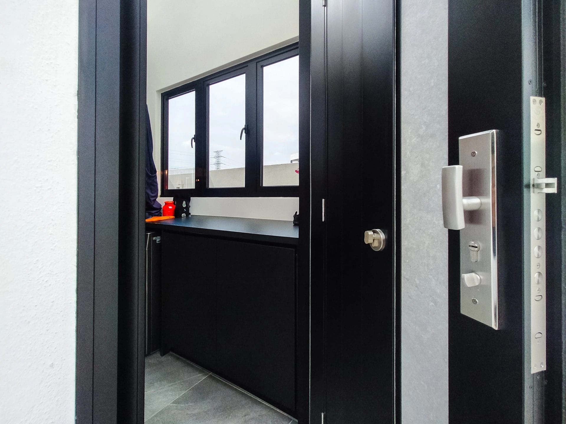 Security door Malaysia Aluminum door Luxury security door Delux security door price Aluminium security door Alutechdoor Security door design for home Best safety door Best security door malaysia Modern security door Security door design Single Door DT601C