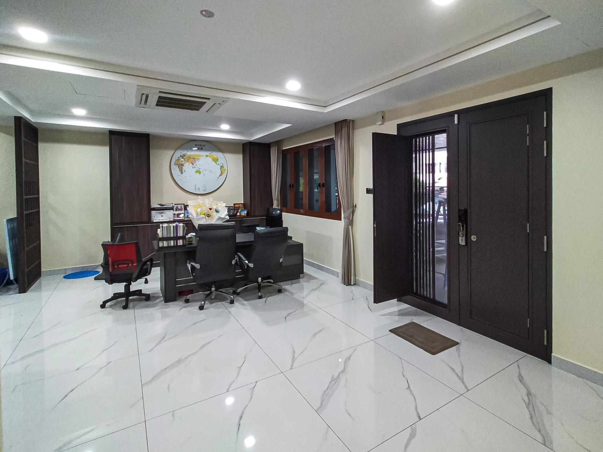 Security door Malaysia Aluminum door Luxury security door Delux security door price Aluminium security door Alutechdoor Security door design for home Best safety door Best security door malaysia Modern security door Security door design Double Door DT608