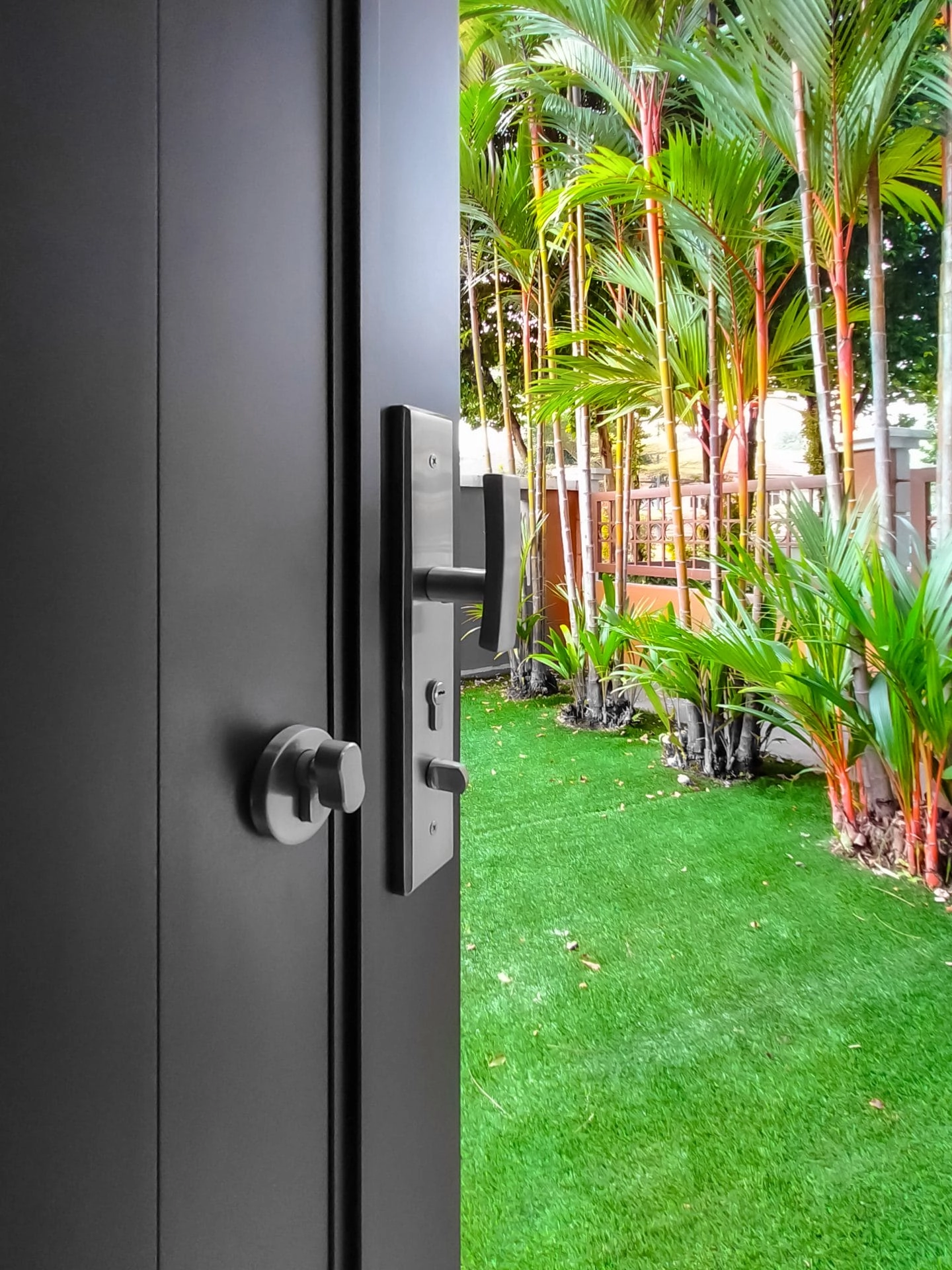 Security door Malaysia Aluminum door Luxury security door Delux security door price Aluminium security door Alutechdoor Security door design for home Best safety door Best security door malaysia Modern security door Security door design Single Door DT608