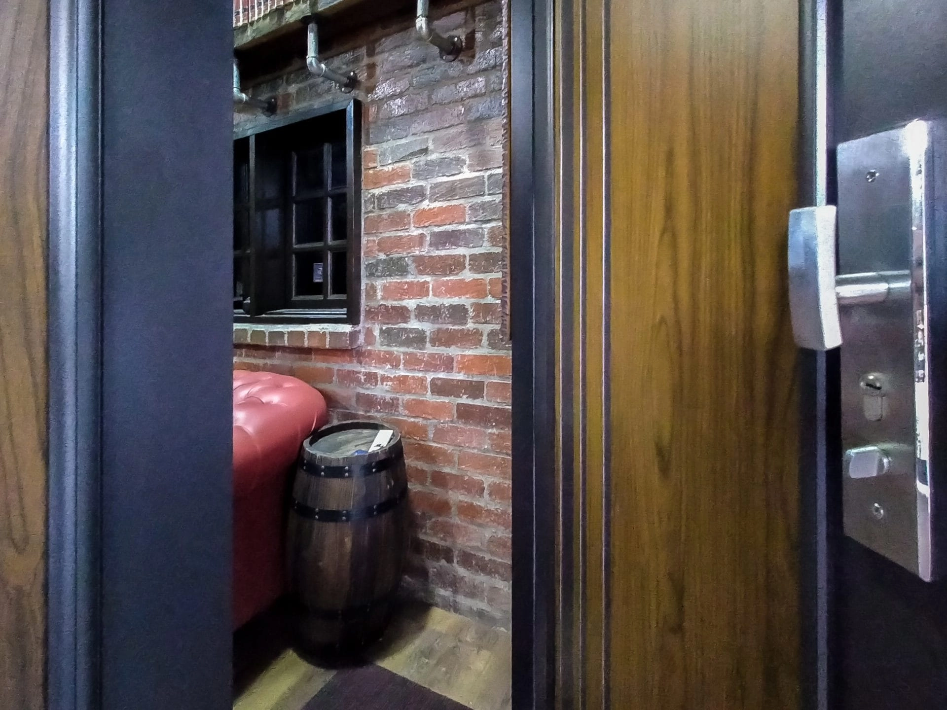 Security door Malaysia Aluminum door Luxury security door Delux security door price Aluminium security door Alutechdoor Security door design for home Best safety door Best security door malaysia Modern security door Security door design Double Door DT804W