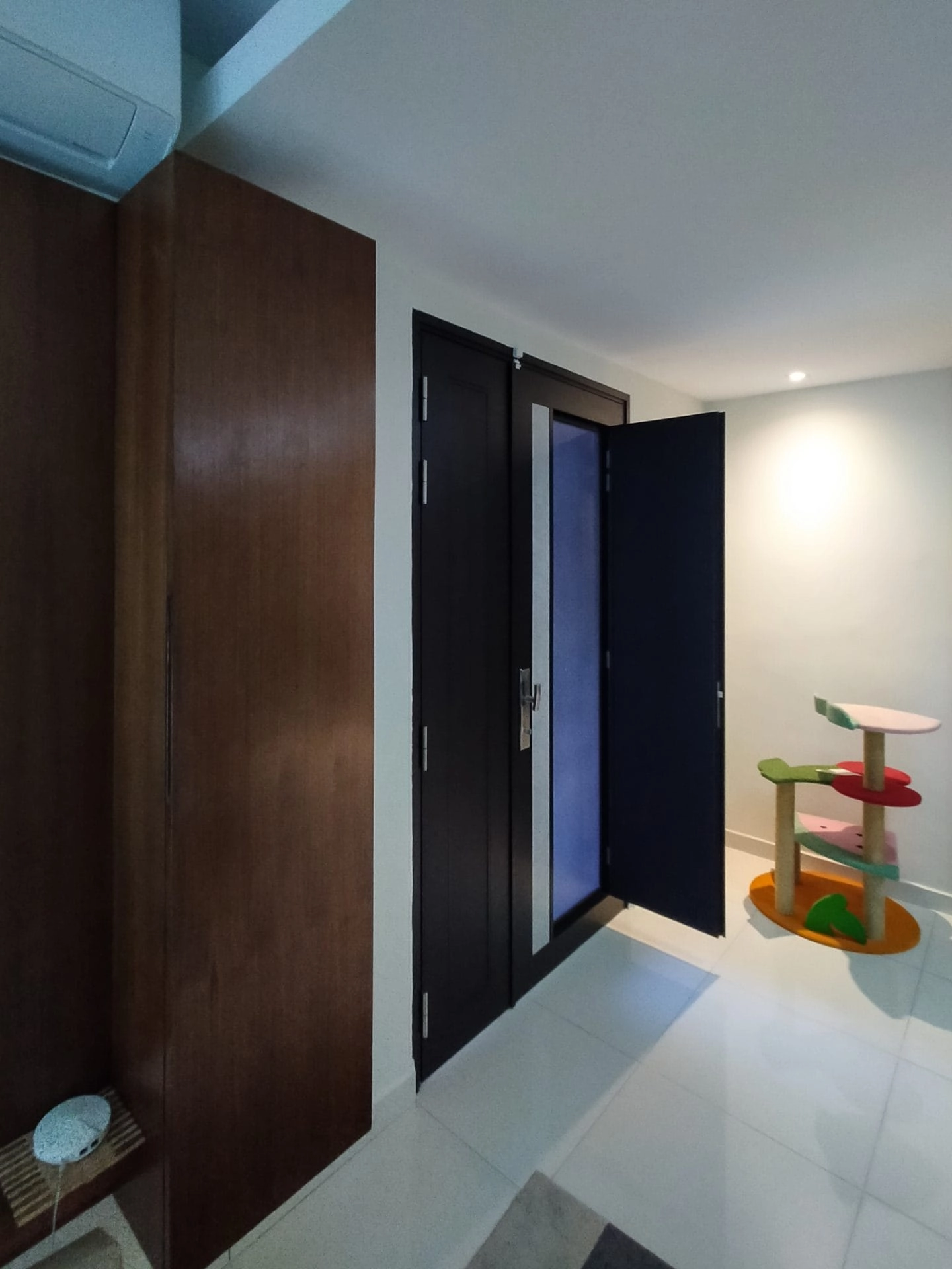 Security door Malaysia Aluminum door Luxury security door Delux security door price Aluminium security door Alutechdoor Security door design for home Best safety door Best security door malaysia Modern security door Security door design One and Half Door DT601C