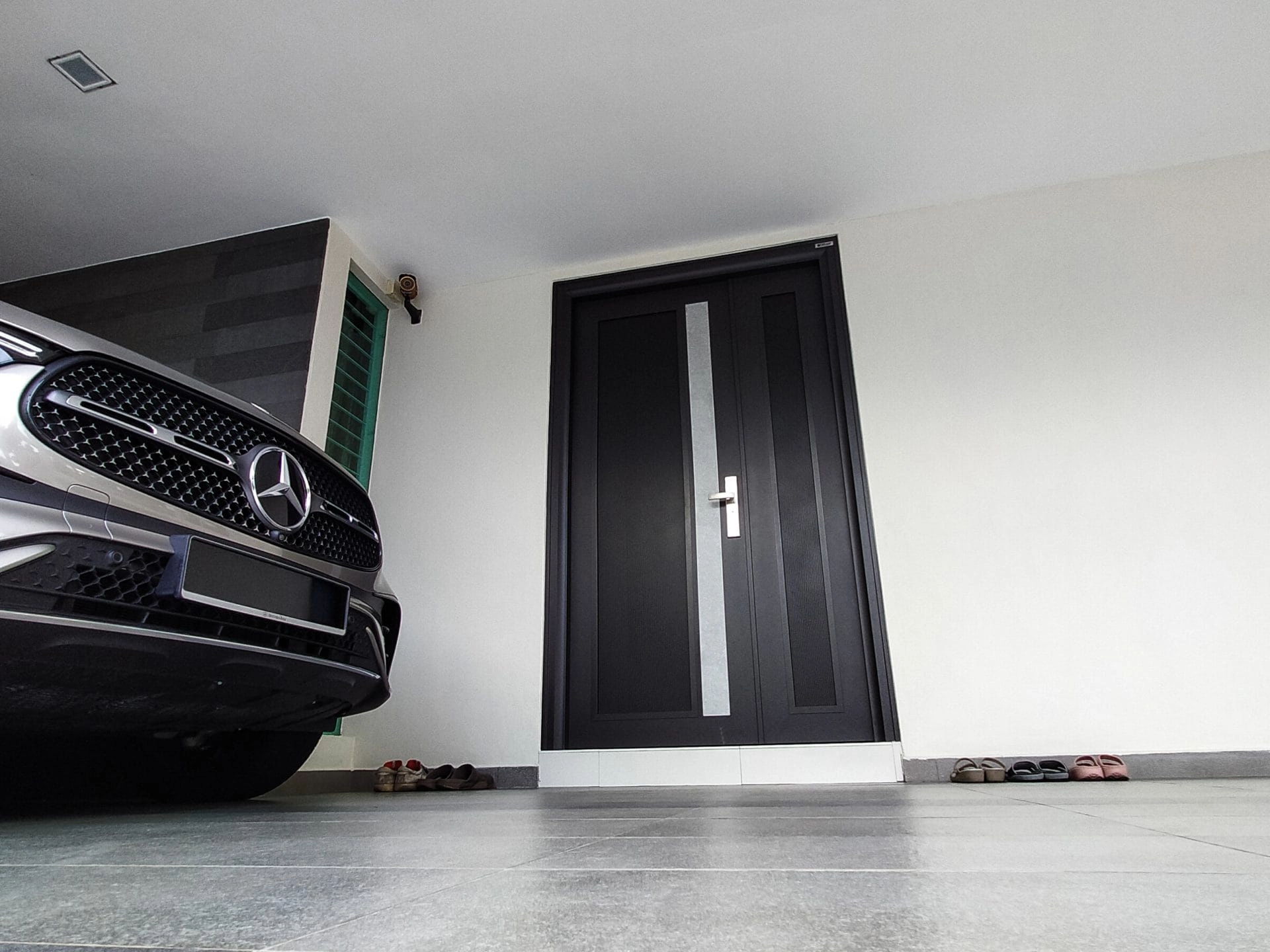 Security door Malaysia Aluminum door Luxury security door Delux security door price Aluminium security door Alutechdoor Security door design for home Best safety door Best security door malaysia Modern security door Security door design One and Half Door DT601C