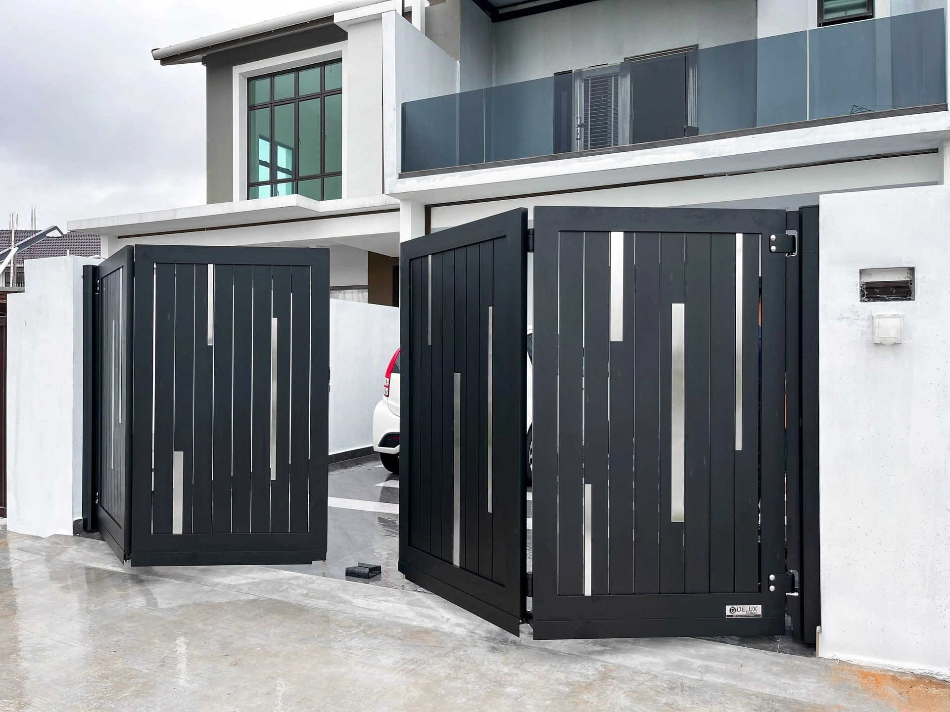 Trackless folding gate Trackless autogate Folding gate Malaysia Aluminium gate Malaysia Delux autogate Unigate Autogate Malaysia Unigate Malaysia Trackless gate Malaysia Aluminium gate supplier Malaysia Aluminium auto gate Autogate price Autogate system price Trackless autogate malaysia price Autogate malaysia price Aluminium gate suppliers x-line 1