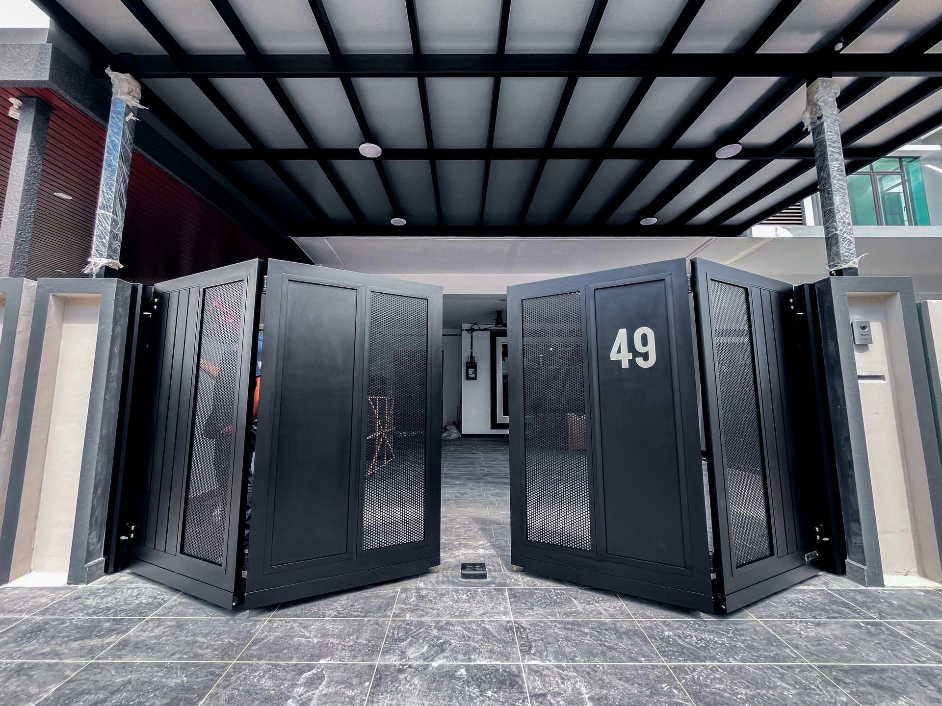 Trackless folding gate Trackless autogate Folding gate Malaysia Aluminium gate Malaysia Delux autogate Unigate Autogate Malaysia Unigate Malaysia Trackless gate Malaysia Aluminium gate supplier Malaysia Aluminium auto gate Autogate price Autogate system price Trackless autogate malaysia price Autogate malaysia price Aluminium gate suppliers inline 4