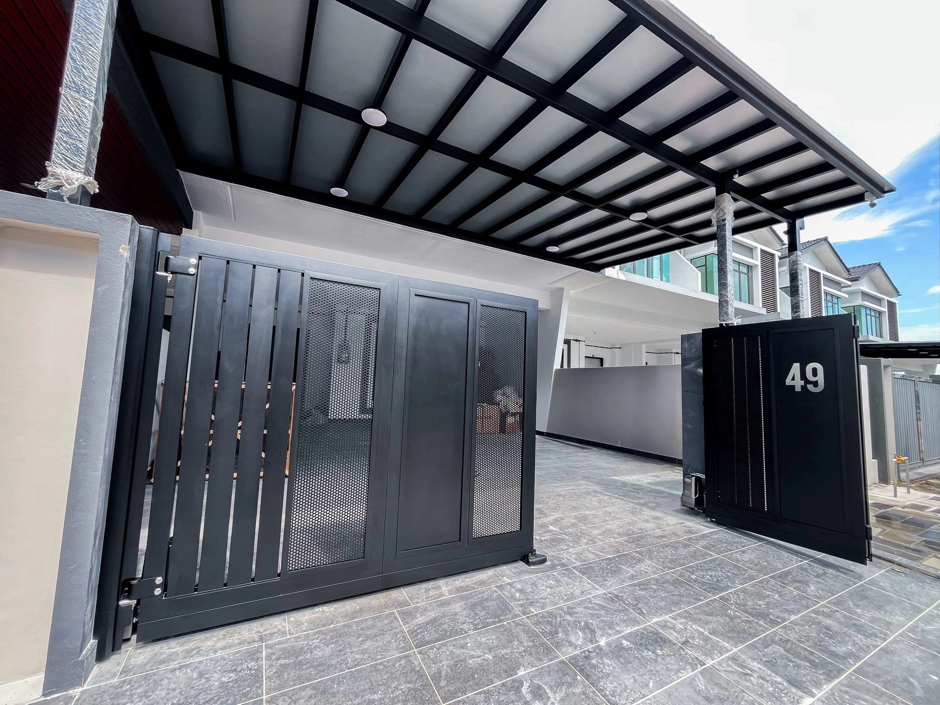 Trackless folding gate Trackless autogate Folding gate Malaysia Aluminium gate Malaysia Delux autogate Unigate Autogate Malaysia Unigate Malaysia Trackless gate Malaysia Aluminium gate supplier Malaysia Aluminium auto gate Autogate price Autogate system price Trackless autogate malaysia price Autogate malaysia price Aluminium gate suppliers inline 4