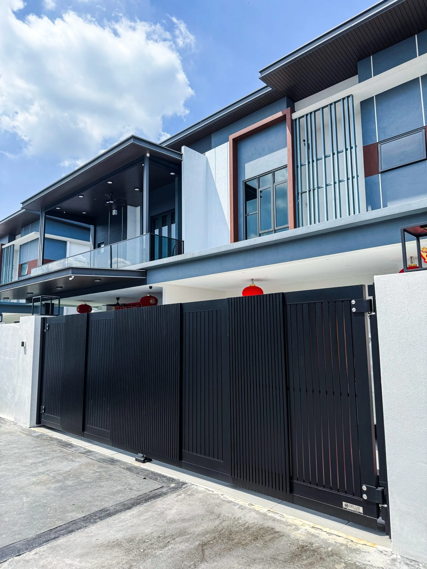 Trackless folding gate Trackless autogate Folding gate Malaysia Aluminium gate Malaysia Delux autogate Unigate Autogate Malaysia Unigate Malaysia Trackless gate Malaysia Aluminium gate supplier Malaysia Aluminium auto gate Autogate price Autogate system price Trackless autogate malaysia price Autogate malaysia price Aluminium gate suppliers x19