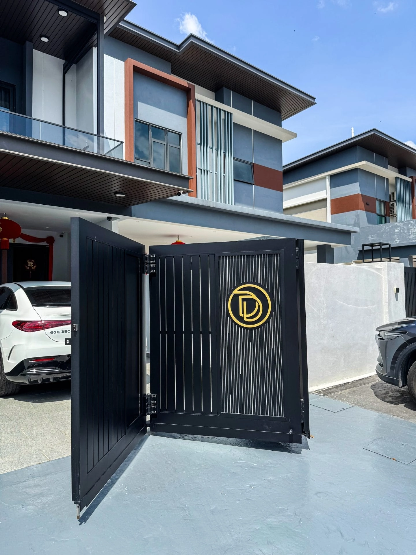 Trackless folding gate Trackless autogate Folding gate Malaysia Aluminium gate Malaysia Delux autogate Unigate Autogate Malaysia Unigate Malaysia Trackless gate Malaysia Aluminium gate supplier Malaysia Aluminium auto gate Autogate price Autogate system price Trackless autogate malaysia price Autogate malaysia price Aluminium gate suppliers vazz 2