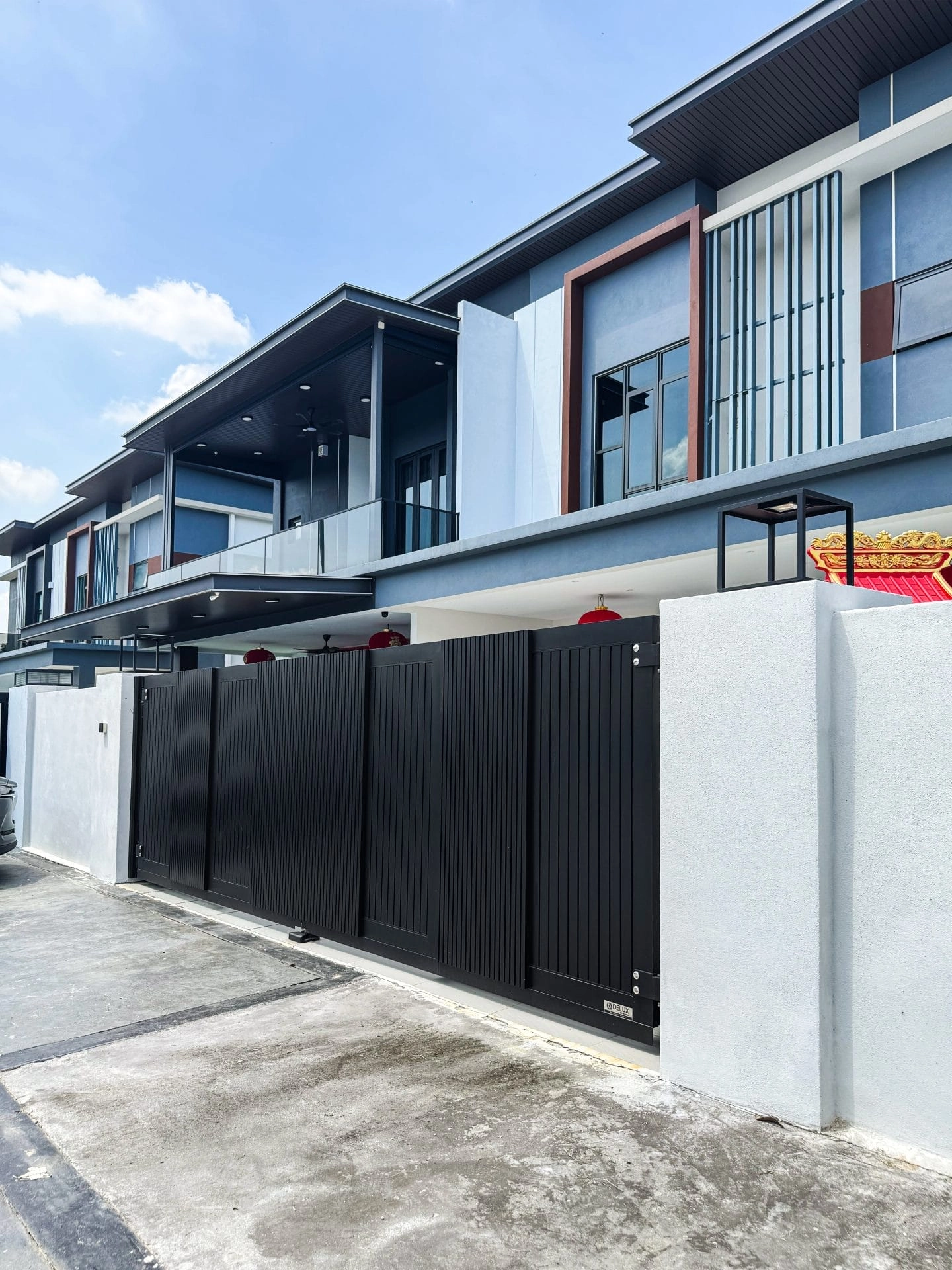 Trackless folding gate Trackless autogate Folding gate Malaysia Aluminium gate Malaysia Delux autogate Unigate Autogate Malaysia Unigate Malaysia Trackless gate Malaysia Aluminium gate supplier Malaysia Aluminium auto gate Autogate price Autogate system price Trackless autogate malaysia price Autogate malaysia price Aluminium gate suppliers x19