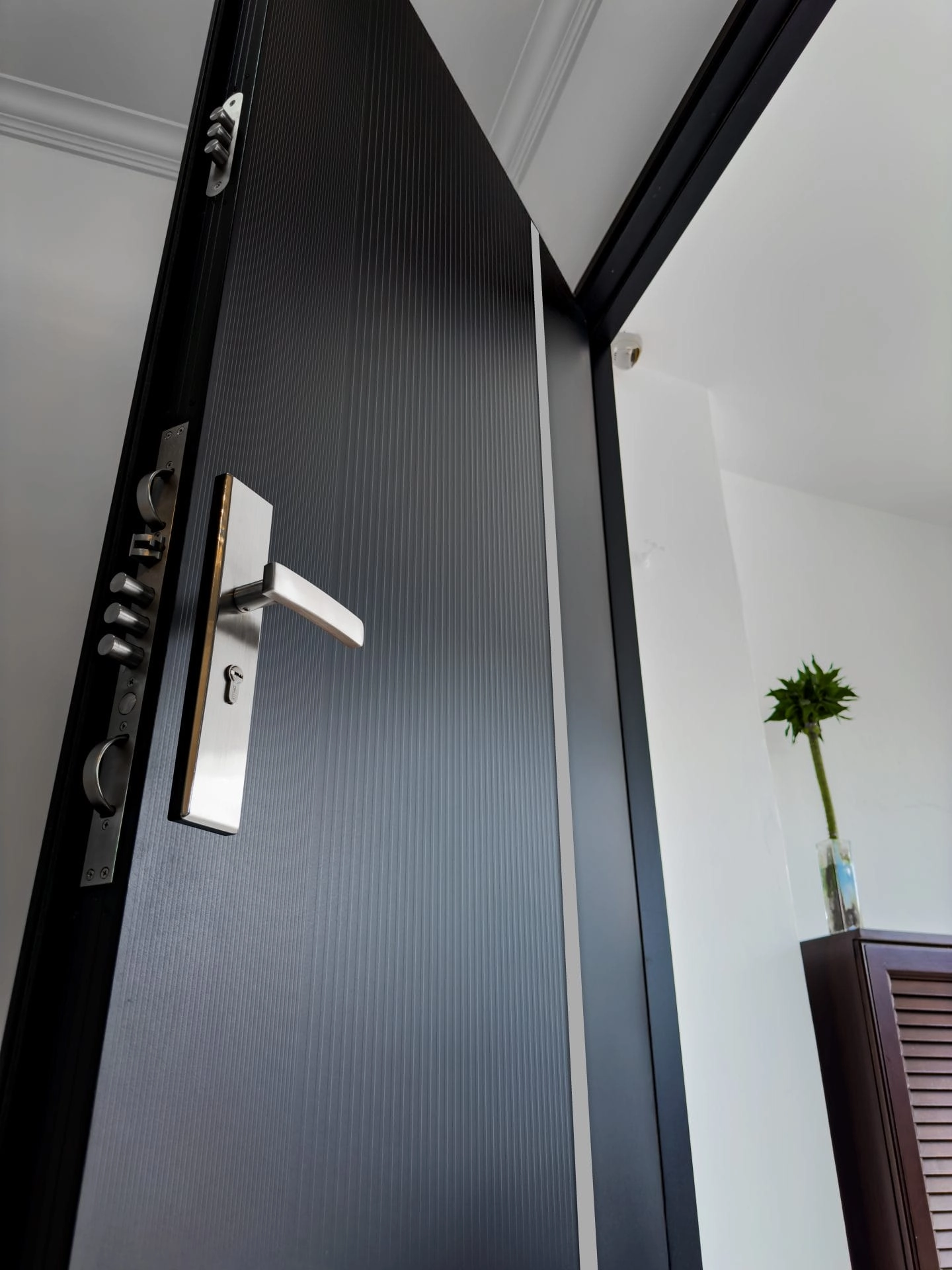 Security door Malaysia Aluminum door Luxury security door Delux security door price Aluminium security door Alutechdoor Security door design for home Best safety door Best security door malaysia Modern security door Security door design Double Door LN102