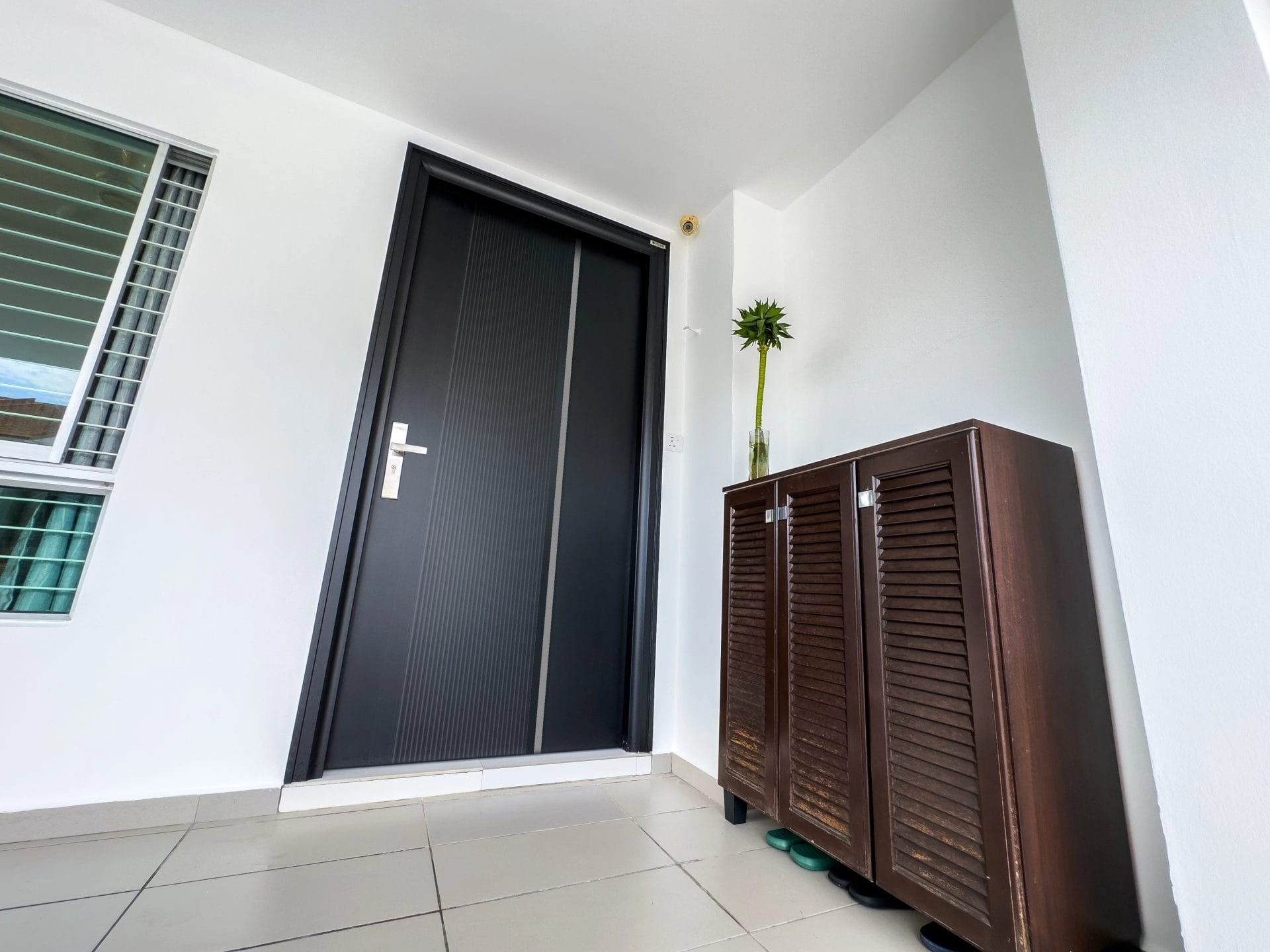 Security door Malaysia Aluminum door Luxury security door Delux security door price Aluminium security door Alutechdoor Security door design for home Best safety door Best security door malaysia Modern security door Security door design Double Door LN102