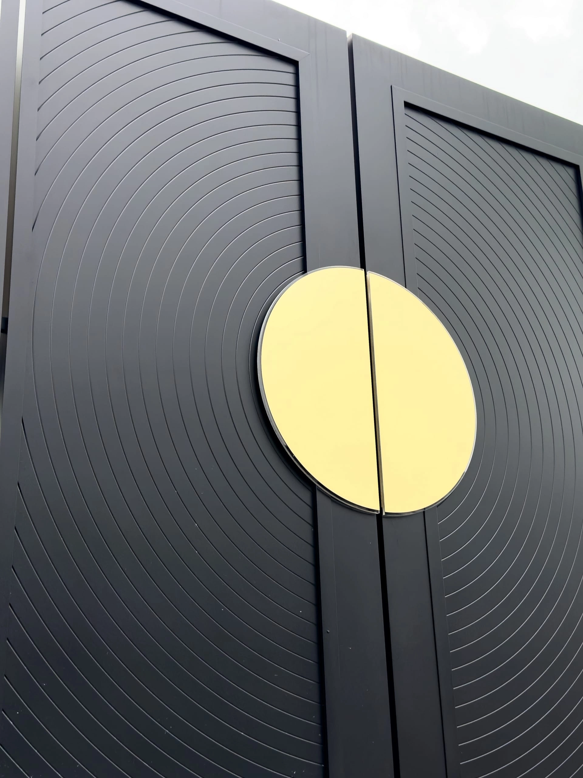 Trackless folding gate Trackless autogate Folding gate Malaysia Aluminium gate Malaysia Delux autogate Unigate Autogate Malaysia Unigate Malaysia Trackless gate Malaysia Aluminium gate supplier Malaysia Aluminium auto gate Autogate price Autogate system price Trackless autogate malaysia price Autogate malaysia price Aluminium gate suppliers grono 1