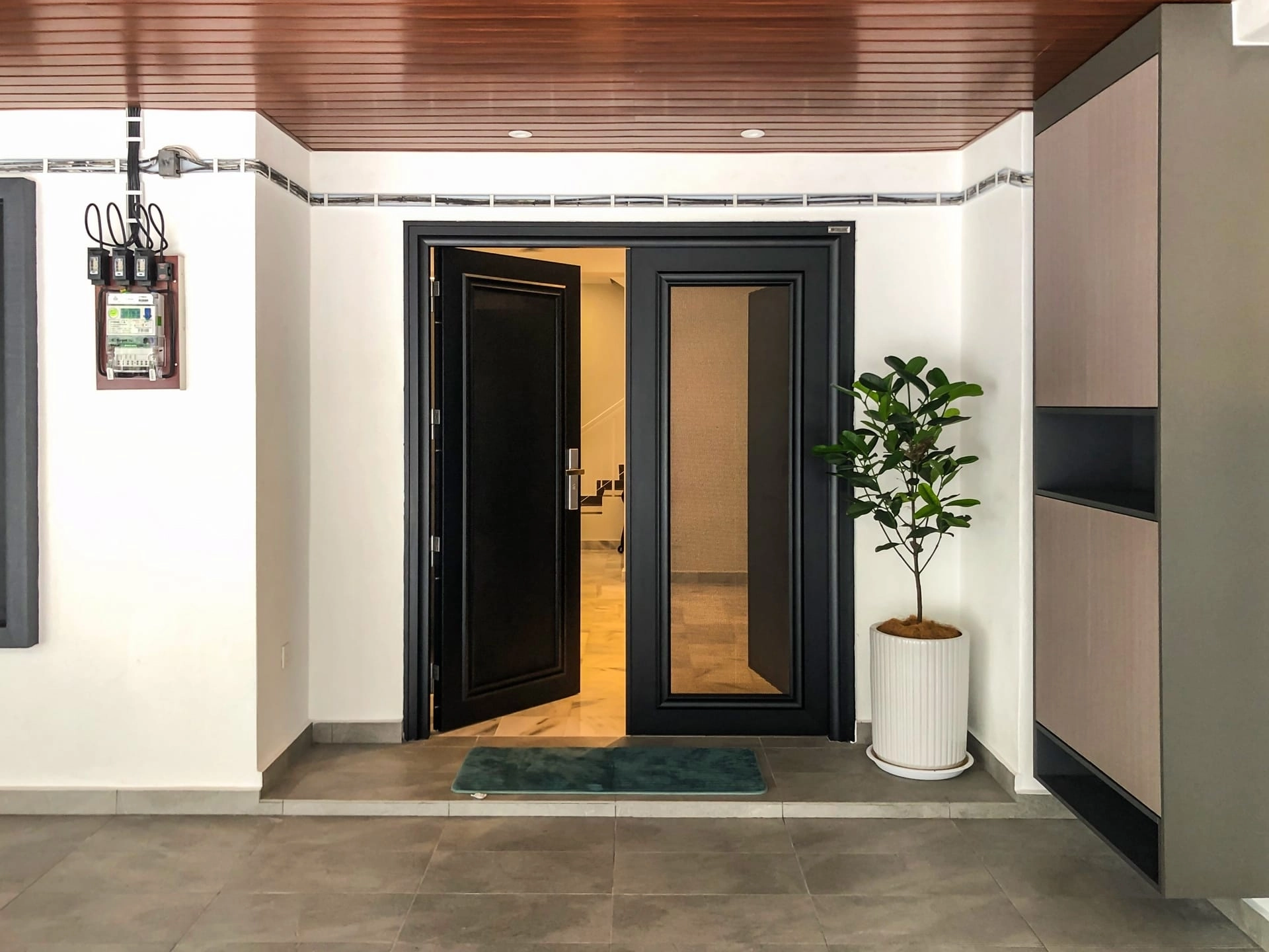 Security door Malaysia Aluminum door Luxury security door Delux security door price Aluminium security door Alutechdoor Security door design for home Best safety door Best security door malaysia Modern security door Security door design Safety door Malaysia Premium security door dt301