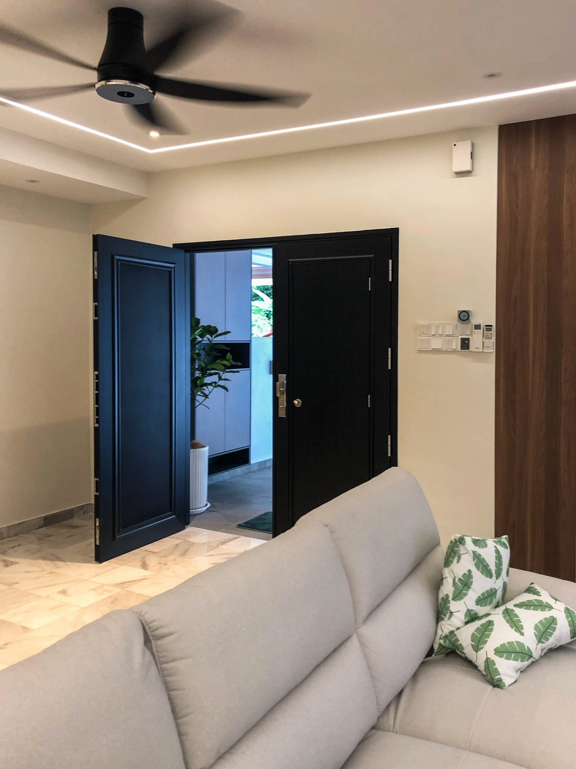 Security door Malaysia Aluminum door Luxury security door Delux security door price Aluminium security door Alutechdoor Security door design for home Best safety door Best security door malaysia Modern security door Security door design Safety door Malaysia Premium security door dt301