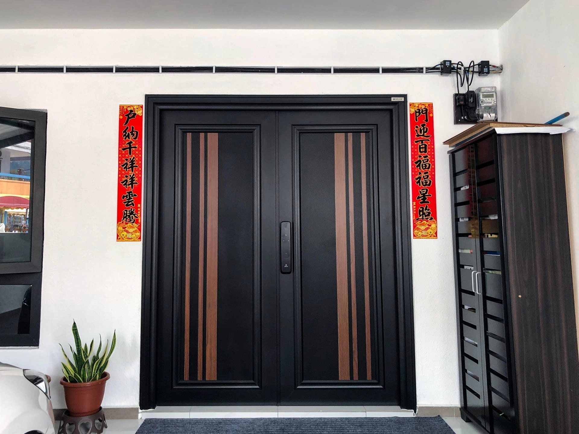 Security door Malaysia Aluminum door Luxury security door Delux security door price Aluminium security door Alutechdoor Security door design for home Best safety door Best security door malaysia Modern security door Security door design Safety door Malaysia Premium security door dt611