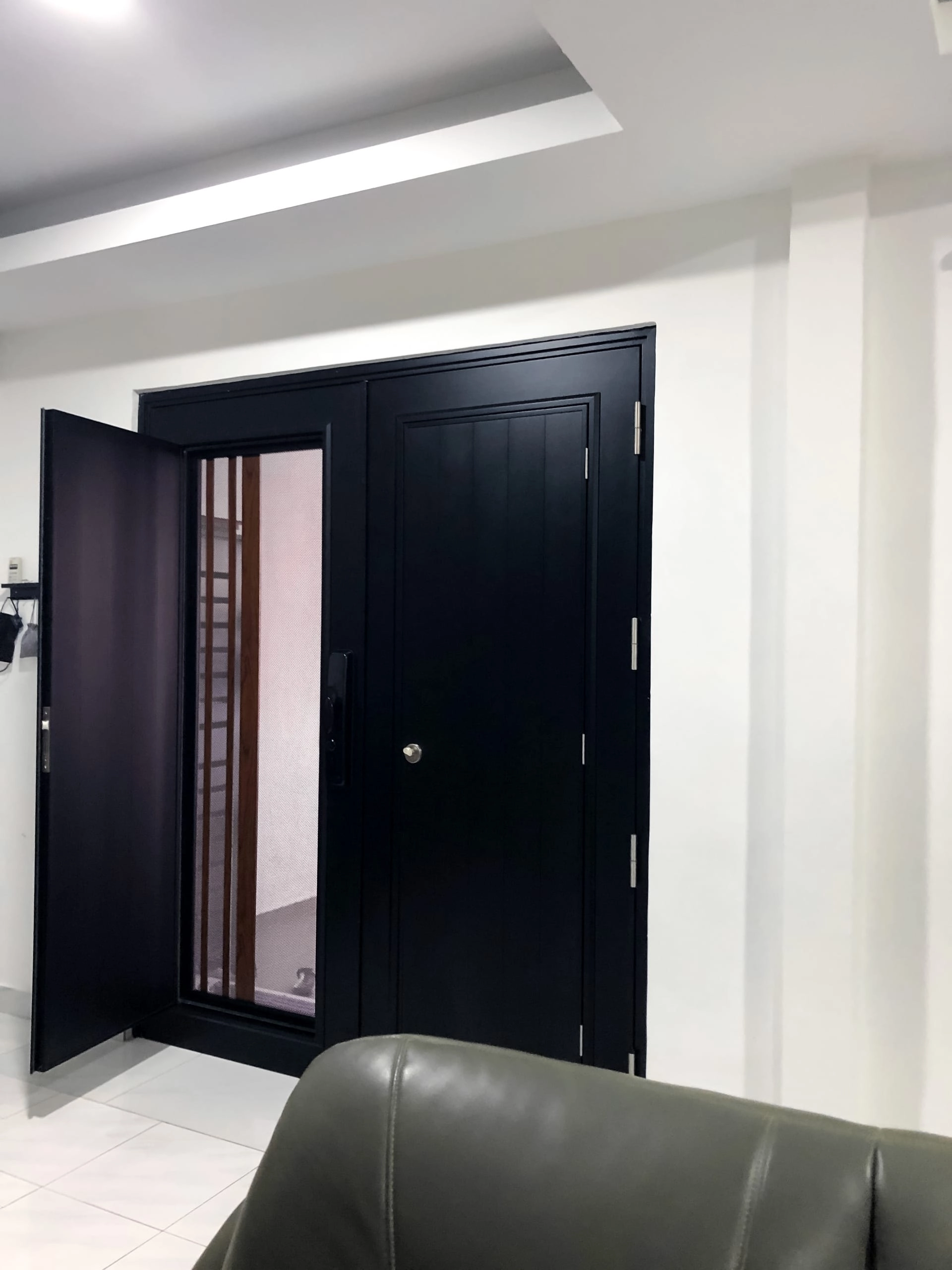 Security door Malaysia Aluminum door Luxury security door Delux security door price Aluminium security door Alutechdoor Security door design for home Best safety door Best security door malaysia Modern security door Security door design Safety door Malaysia Premium security door dt611