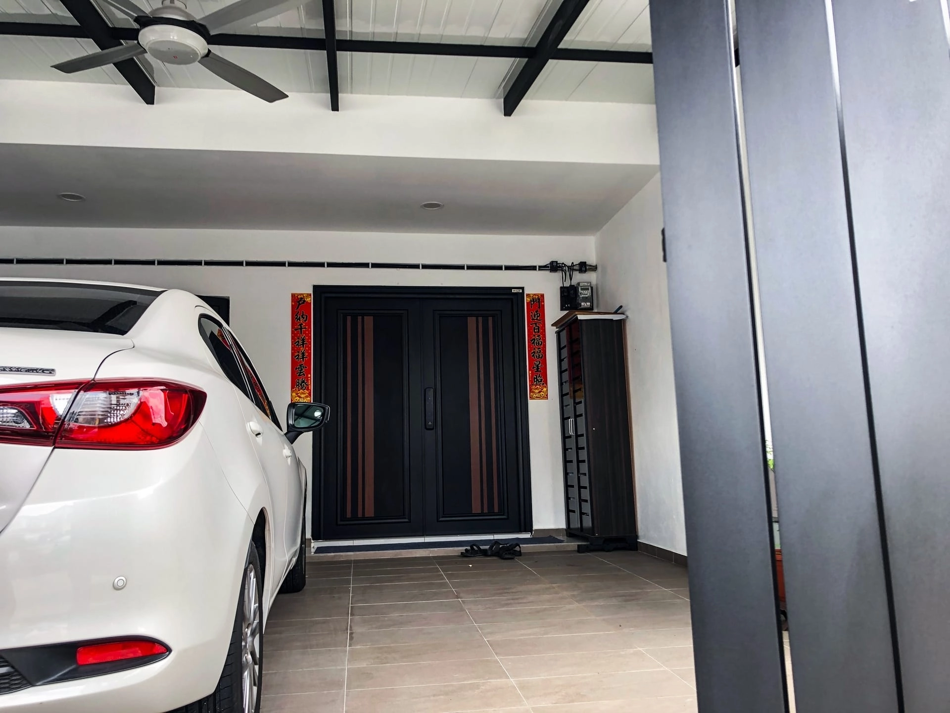 Security door Malaysia Aluminum door Luxury security door Delux security door price Aluminium security door Alutechdoor Security door design for home Best safety door Best security door malaysia Modern security door Security door design Safety door Malaysia Premium security door dt611