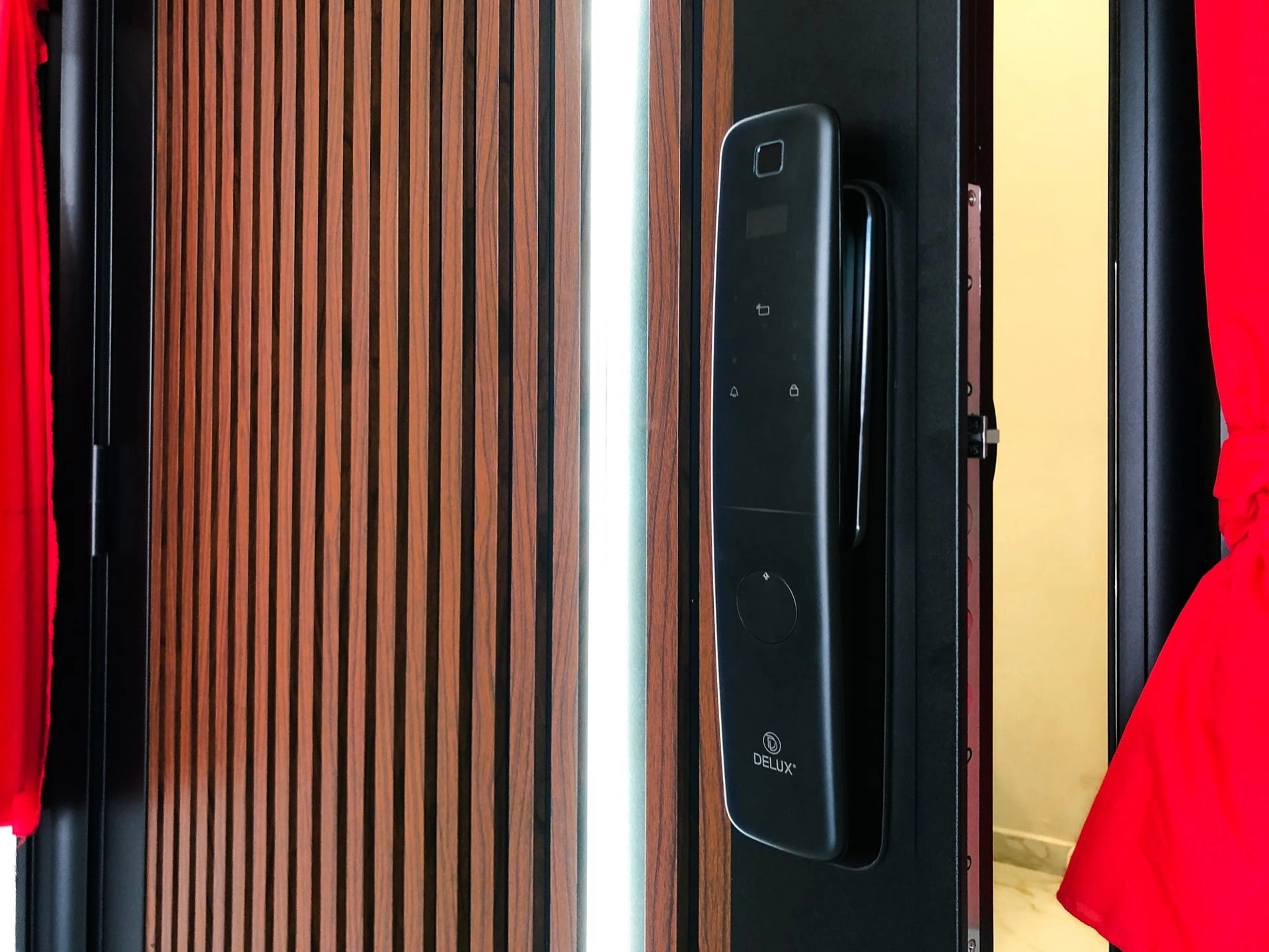 Security door Malaysia Aluminum door Luxury security door Delux security door price Aluminium security door Alutechdoor Security door design for home Best safety door Best security door malaysia Modern security door Security door design Safety door Malaysia Premium security door dt663
