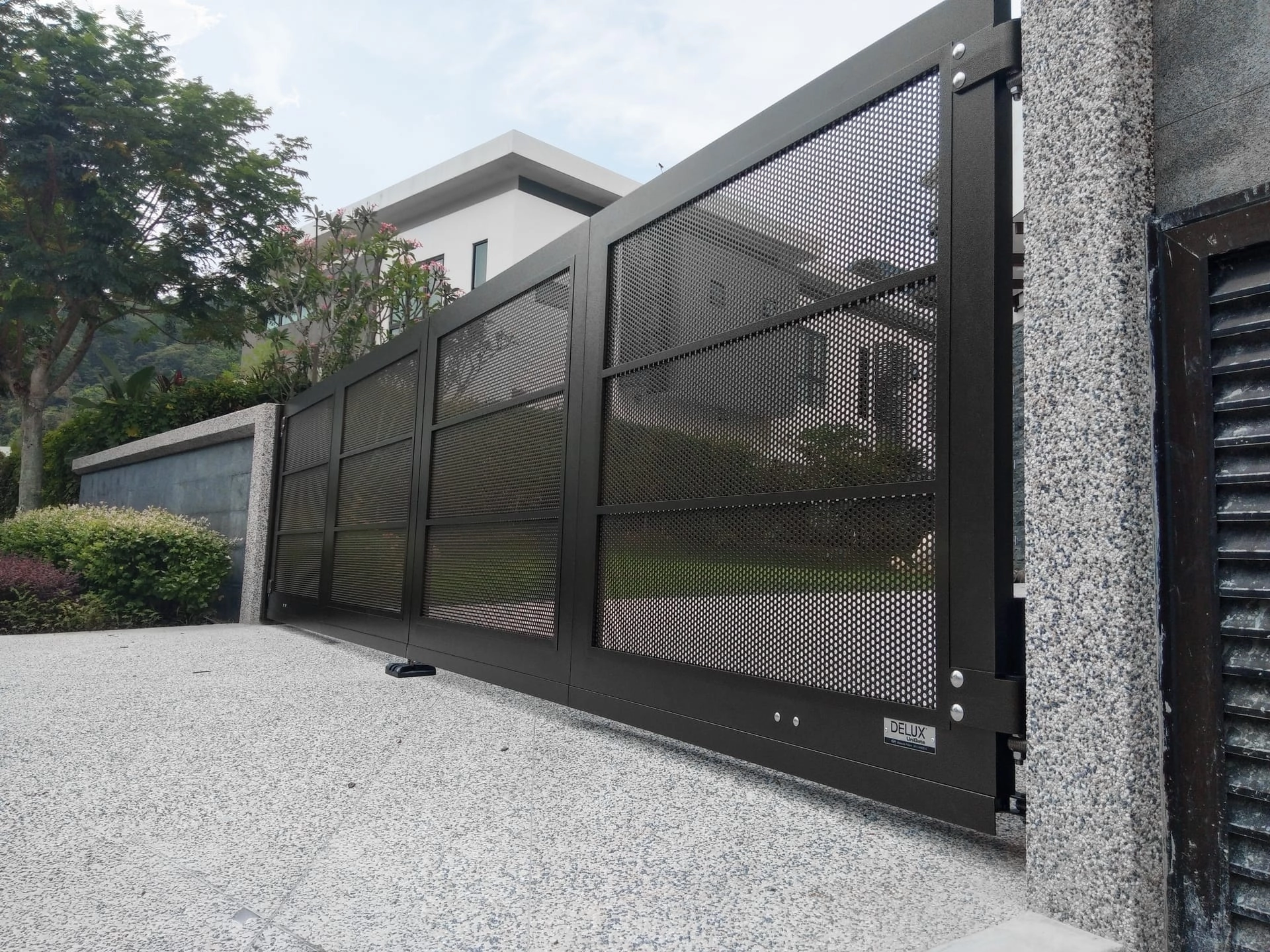 Trackless folding gate Trackless autogate Folding gate Malaysia Aluminium gate Malaysia Delux autogate Unigate Autogate Malaysia Unigate Malaysia Trackless gate Malaysia Aluminium gate supplier Malaysia Aluminium auto gate Autogate price Autogate system price Trackless autogate malaysia price Autogate malaysia price Aluminium gate suppliers x7