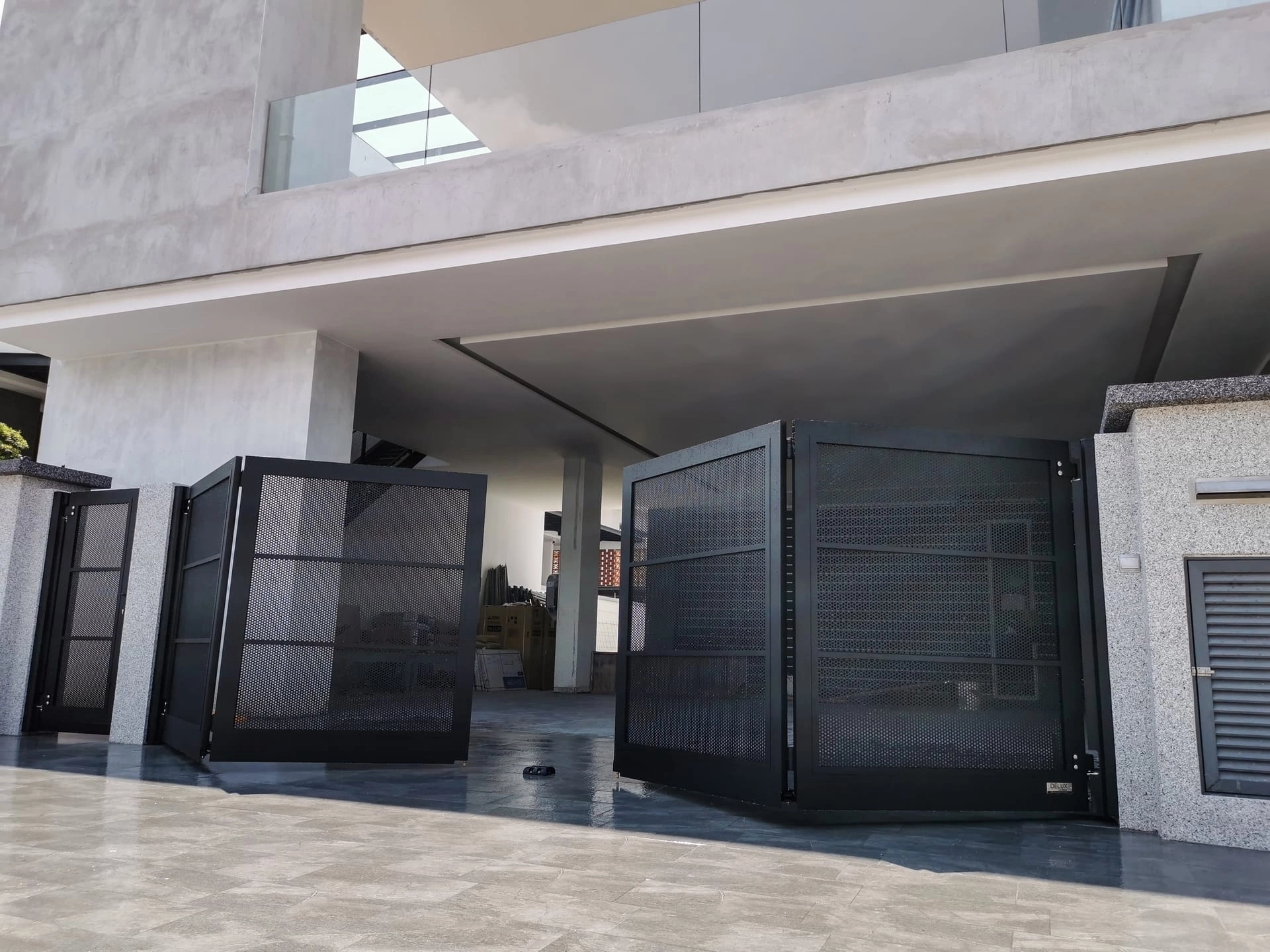 Trackless folding gate Trackless autogate Folding gate Malaysia Aluminium gate Malaysia Delux autogate Unigate Autogate Malaysia Unigate Malaysia Trackless gate Malaysia Aluminium gate supplier Malaysia Aluminium auto gate Autogate price Autogate system price Trackless autogate malaysia price Autogate malaysia price Aluminium gate suppliers x7