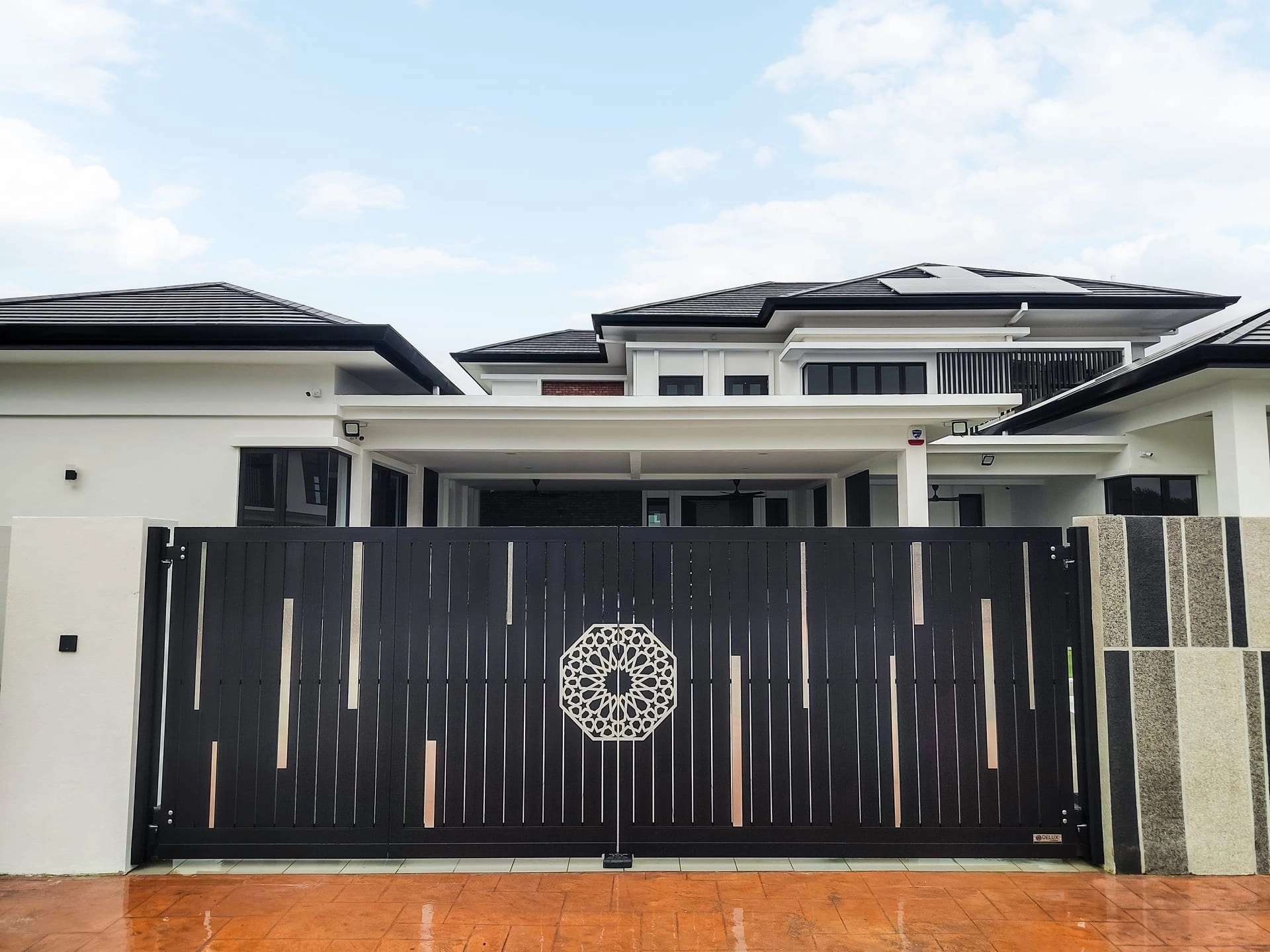 Trackless folding gate Trackless autogate Folding gate Malaysia Aluminium gate Malaysia Delux autogate Unigate Autogate Malaysia Unigate Malaysia Trackless gate Malaysia Aluminium gate supplier Malaysia Aluminium auto gate Autogate price Autogate system price Trackless autogate malaysia price Autogate malaysia price Aluminium gate suppliers mj110