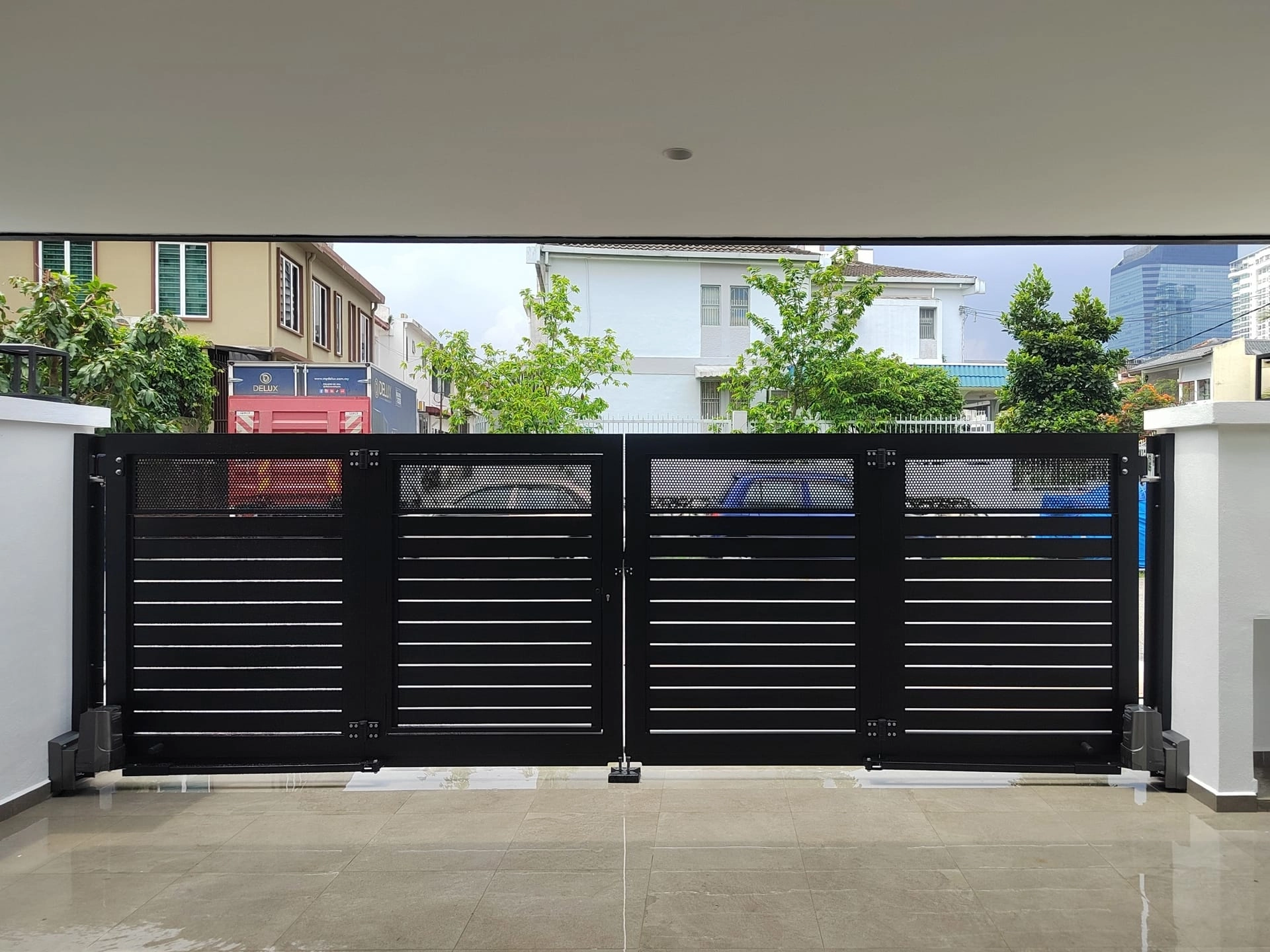 Trackless folding gate Trackless autogate Folding gate Malaysia Aluminium gate Malaysia Delux autogate Unigate Autogate Malaysia Unigate Malaysia Trackless gate Malaysia Aluminium gate supplier Malaysia Aluminium auto gate Autogate price Autogate system price Trackless autogate malaysia price Autogate malaysia price Aluminium gate suppliers texstone x4