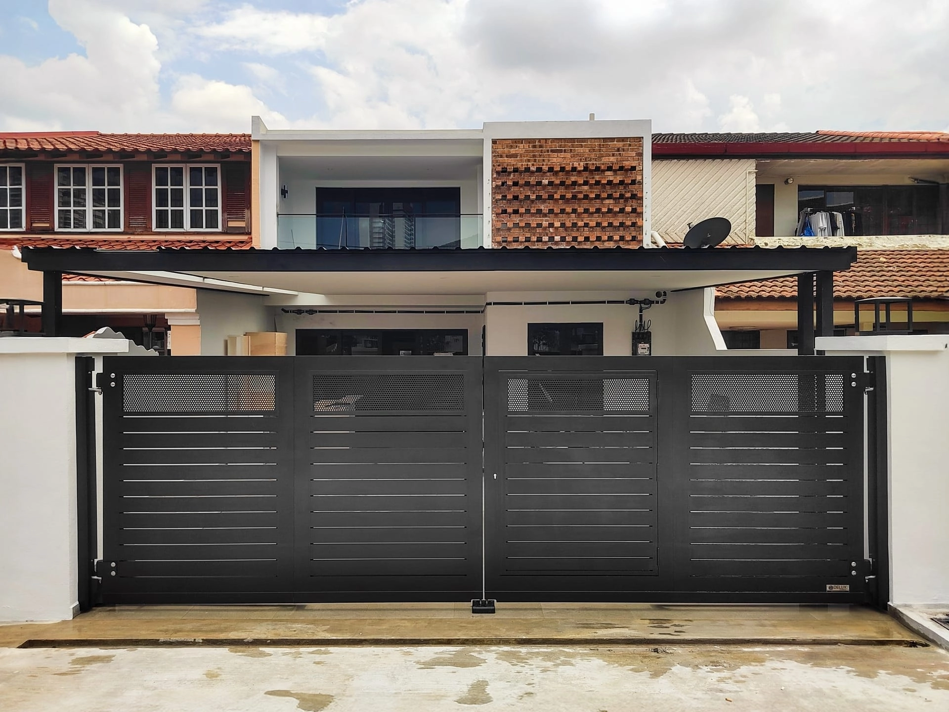 Trackless folding gate Trackless autogate Folding gate Malaysia Aluminium gate Malaysia Delux autogate Unigate Autogate Malaysia Unigate Malaysia Trackless gate Malaysia Aluminium gate supplier Malaysia Aluminium auto gate Autogate price Autogate system price Trackless autogate malaysia price Autogate malaysia price Aluminium gate suppliers texstone x4